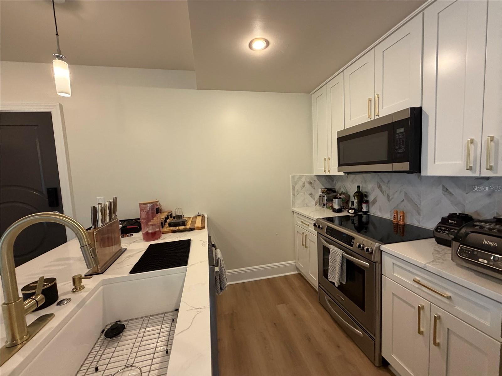 Image 6 of 15 For 1227 Madison Street 601