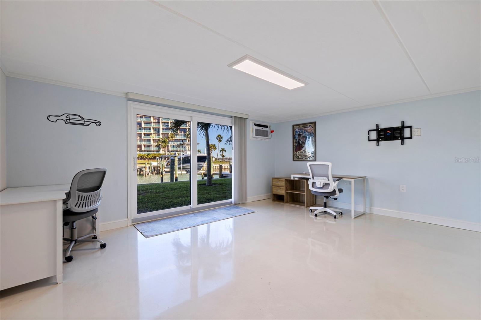 Image 25 of 33 For 12592 Capri Circle 6