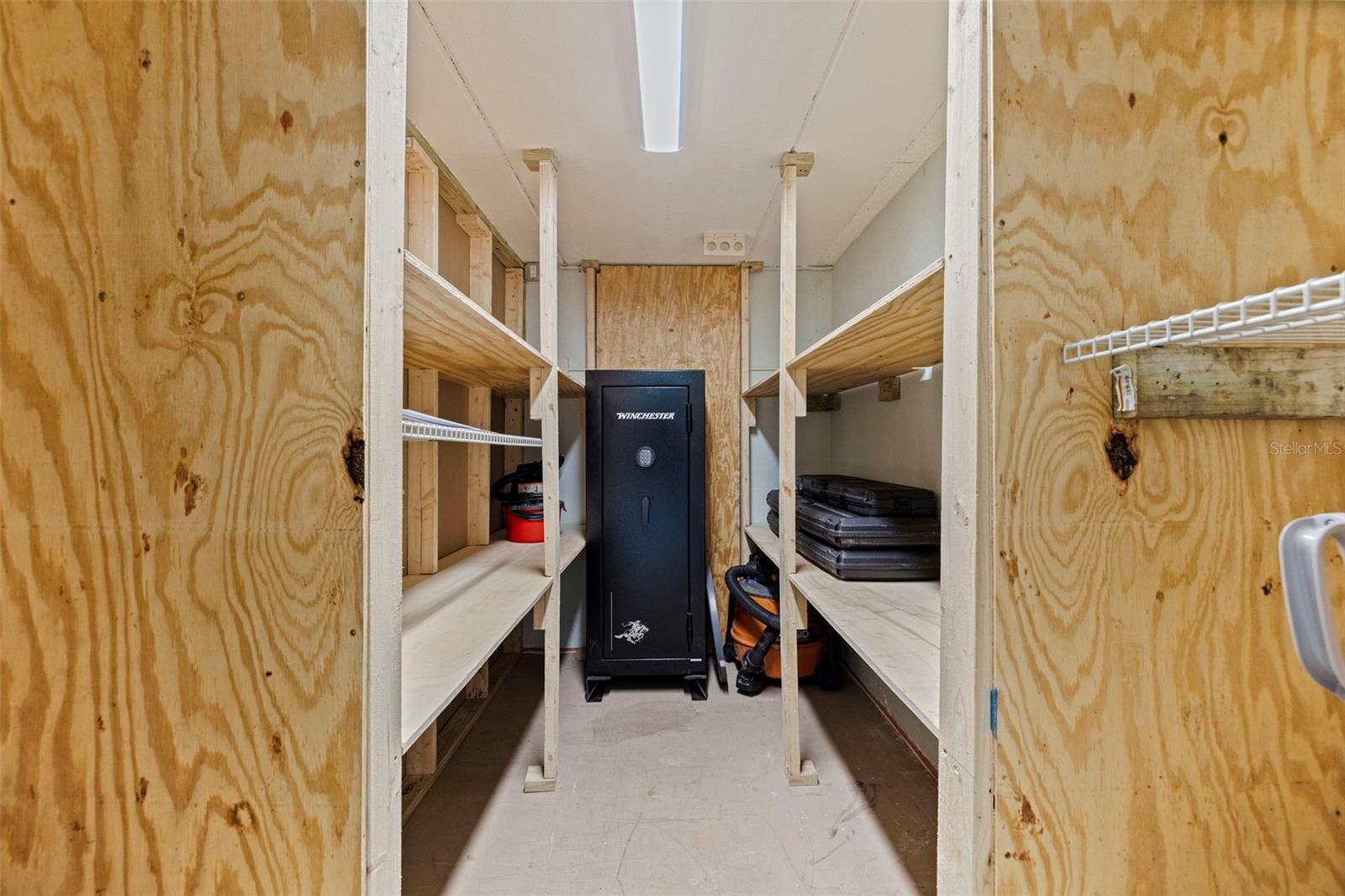 Image 26 of 33 For 12592 Capri Circle 6