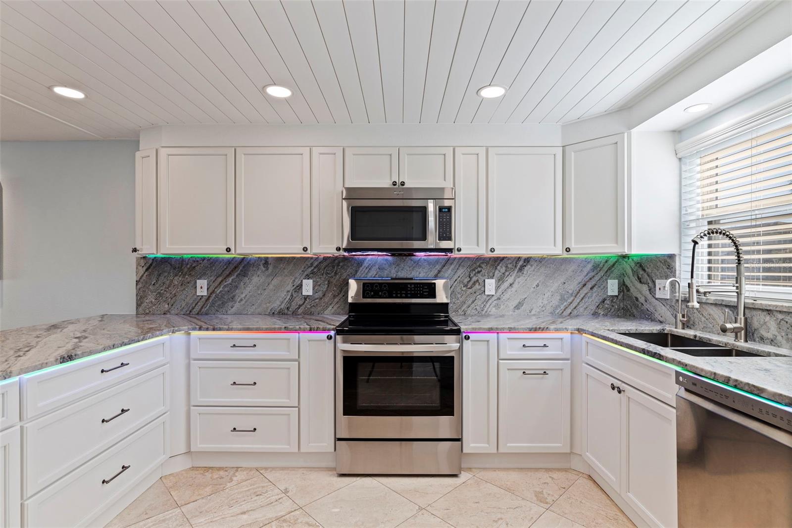 Image 5 of 33 For 12592 Capri Circle 6