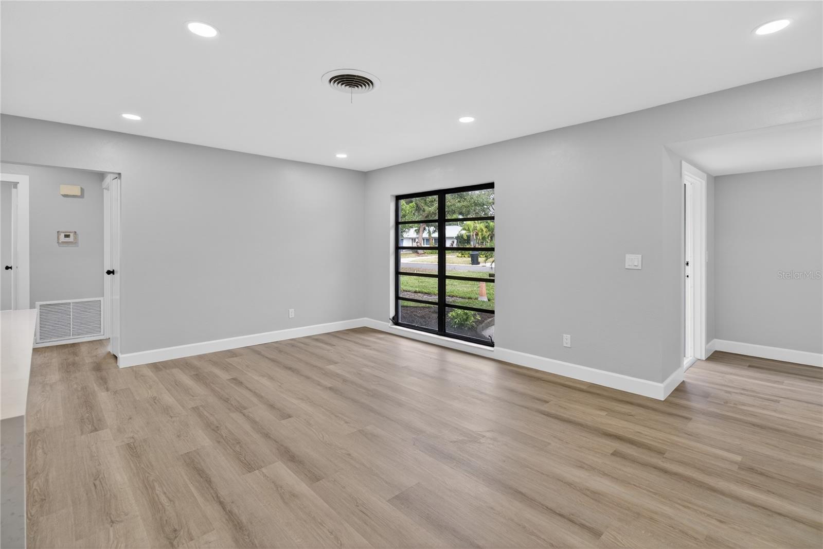 Image 15 of 39 For 2554 68th Avenue S