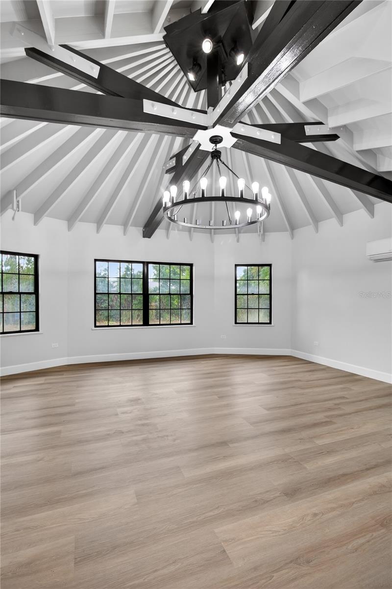 Image 4 of 39 For 2554 68th Avenue S