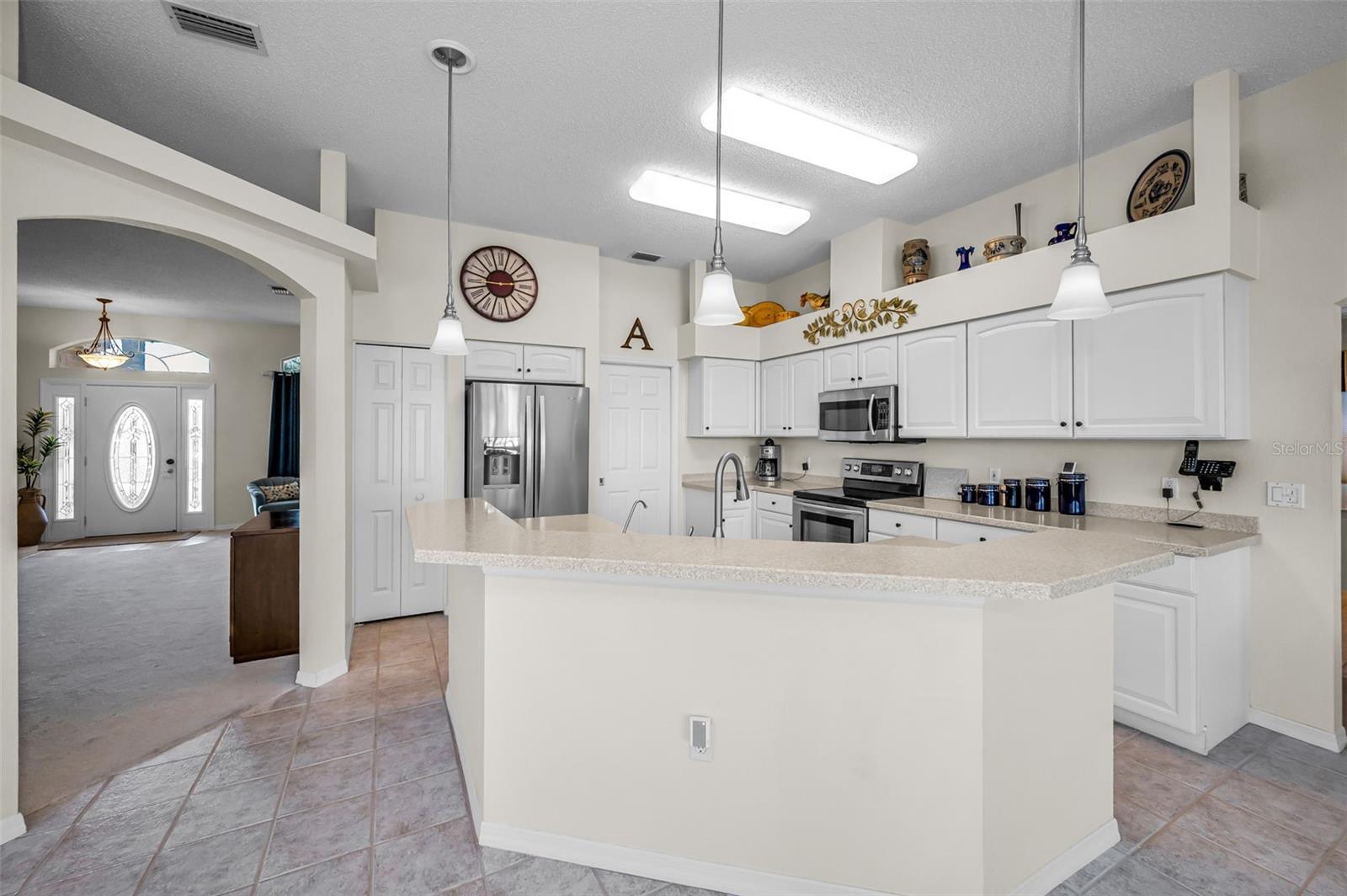 Listing photo id 5 for 1248 Ashbourne Circle