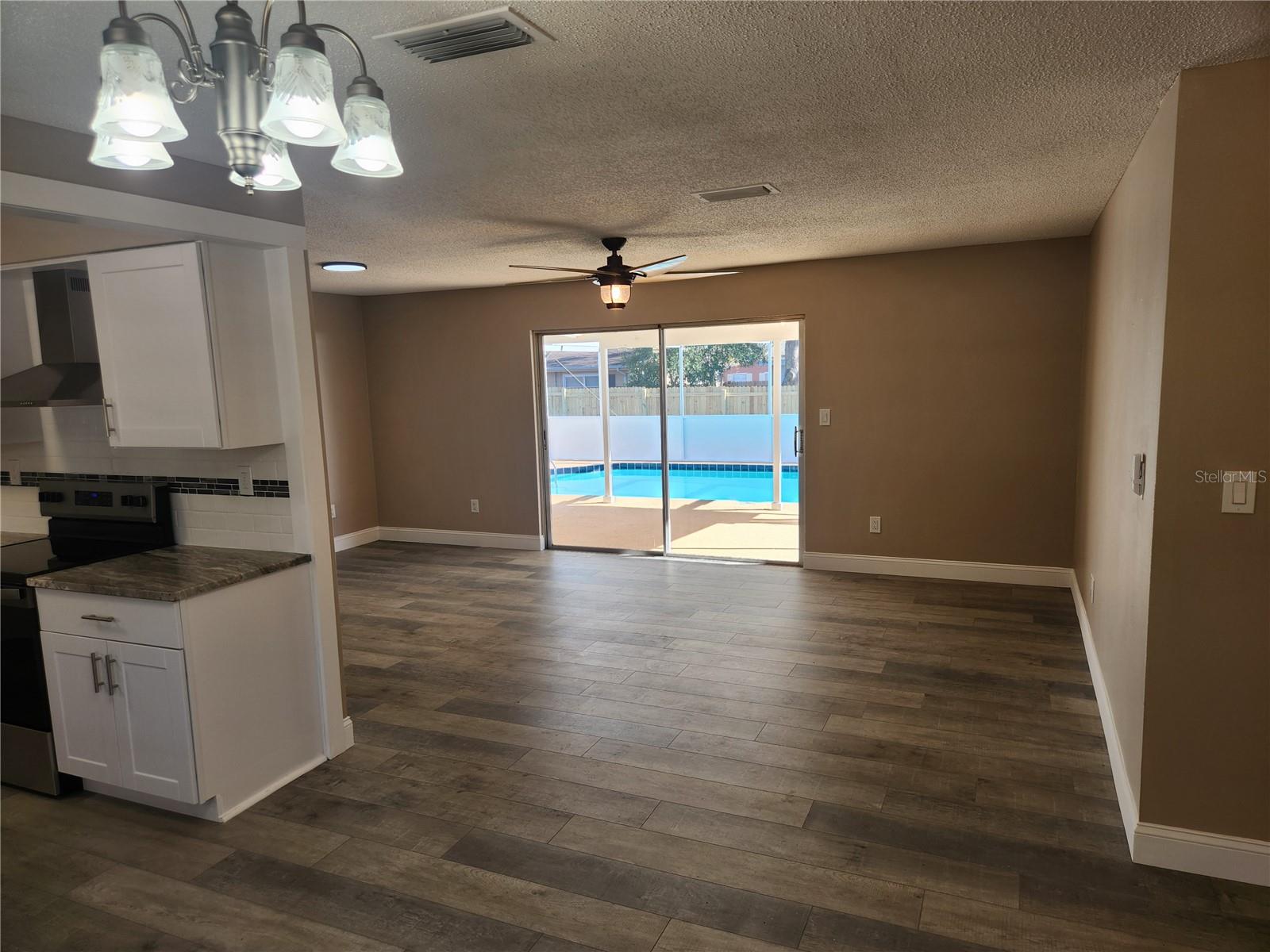 Image 16 of 22 For 4462 Cynthia Lane