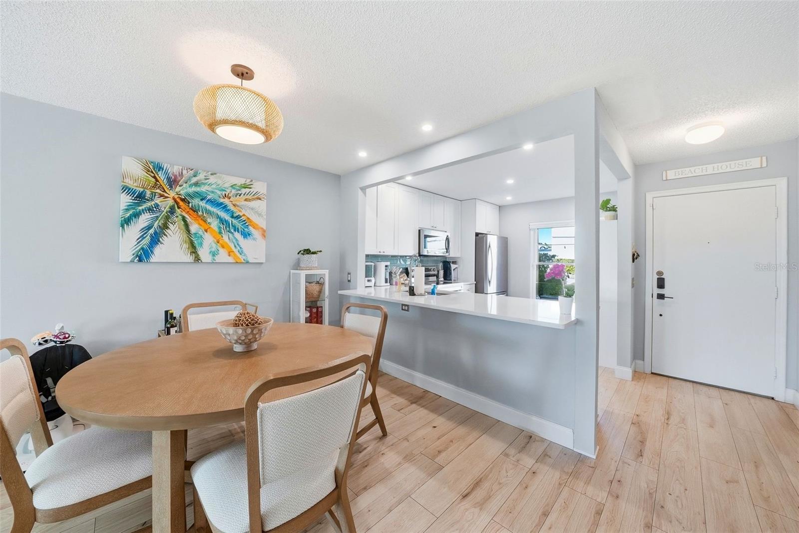 Image 16 of 38 For 6260 Sun Boulevard 4