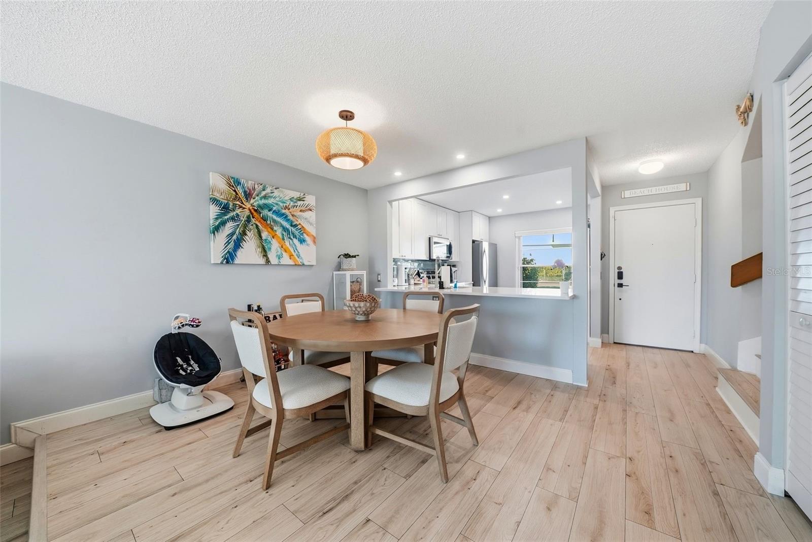 Image 17 of 38 For 6260 Sun Boulevard 4