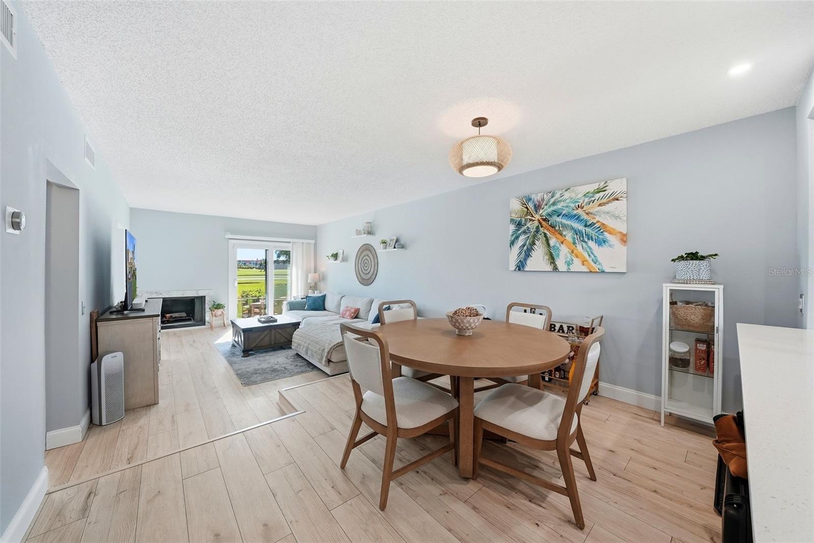 Image 18 of 38 For 6260 Sun Boulevard 4