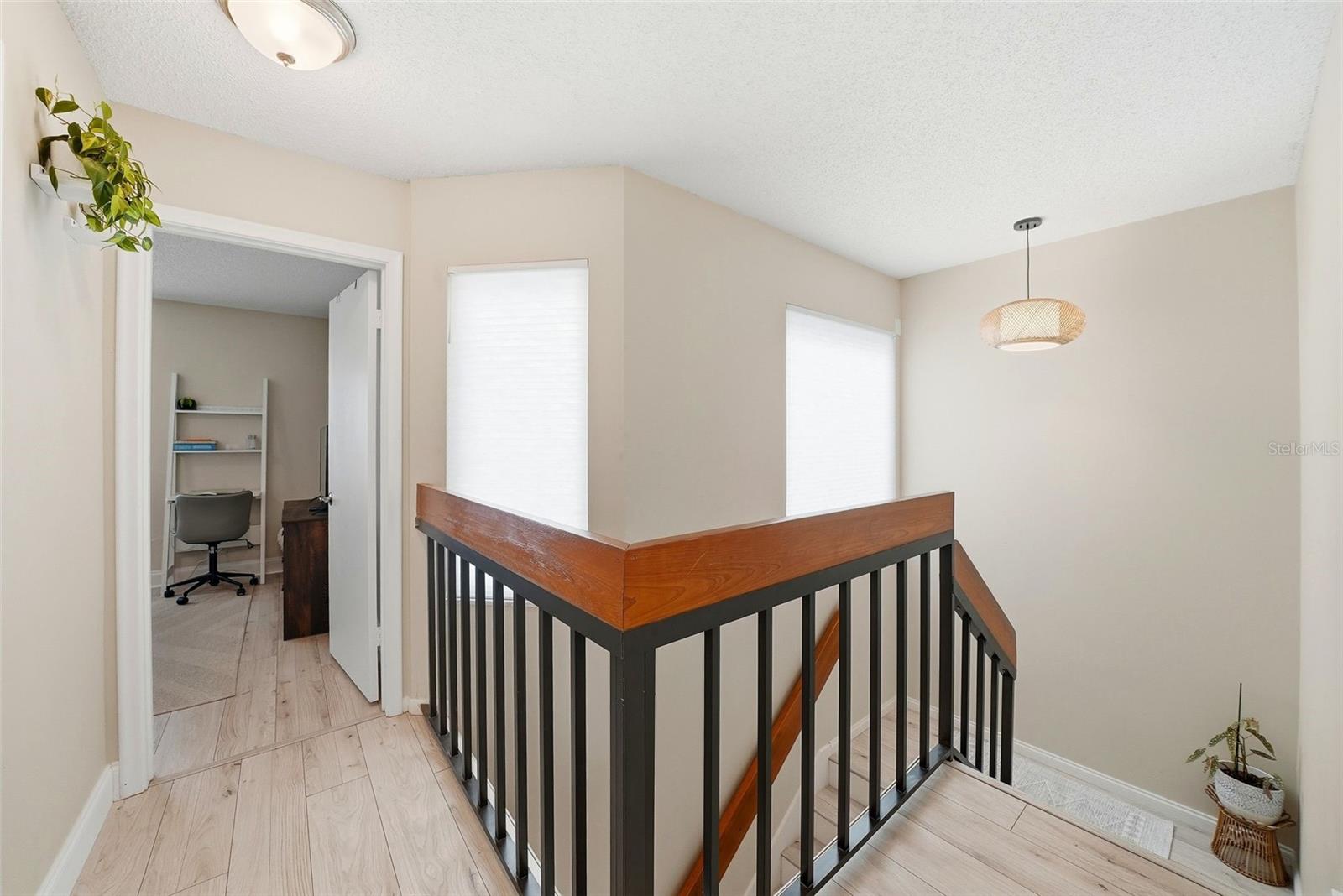 Image 20 of 38 For 6260 Sun Boulevard 4