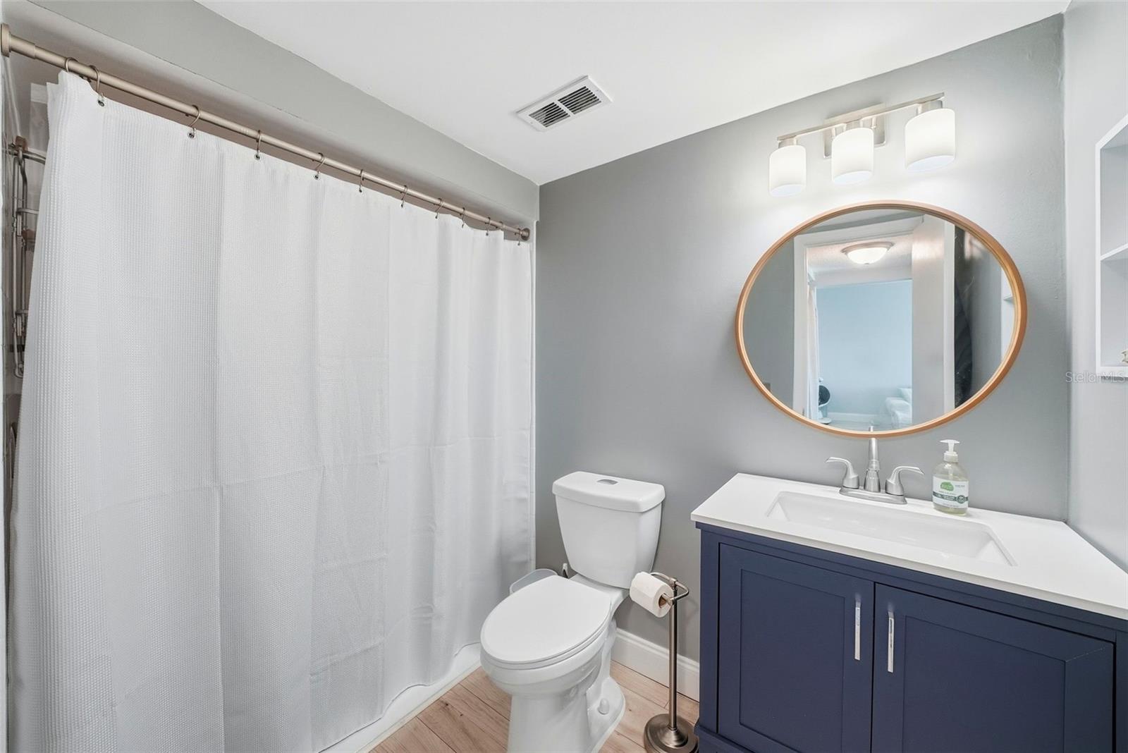 Image 26 of 38 For 6260 Sun Boulevard 4