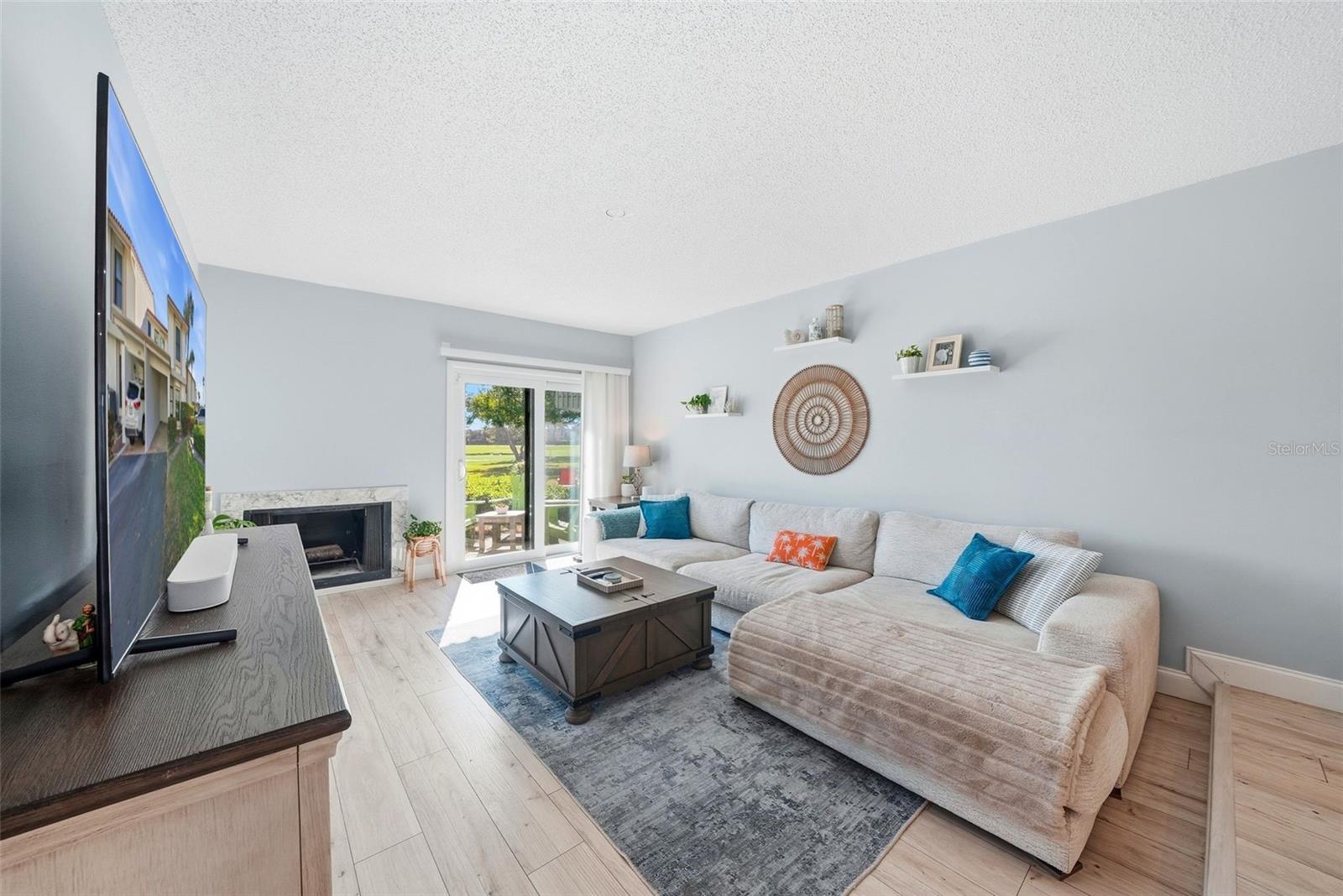 Image 9 of 38 For 6260 Sun Boulevard 4