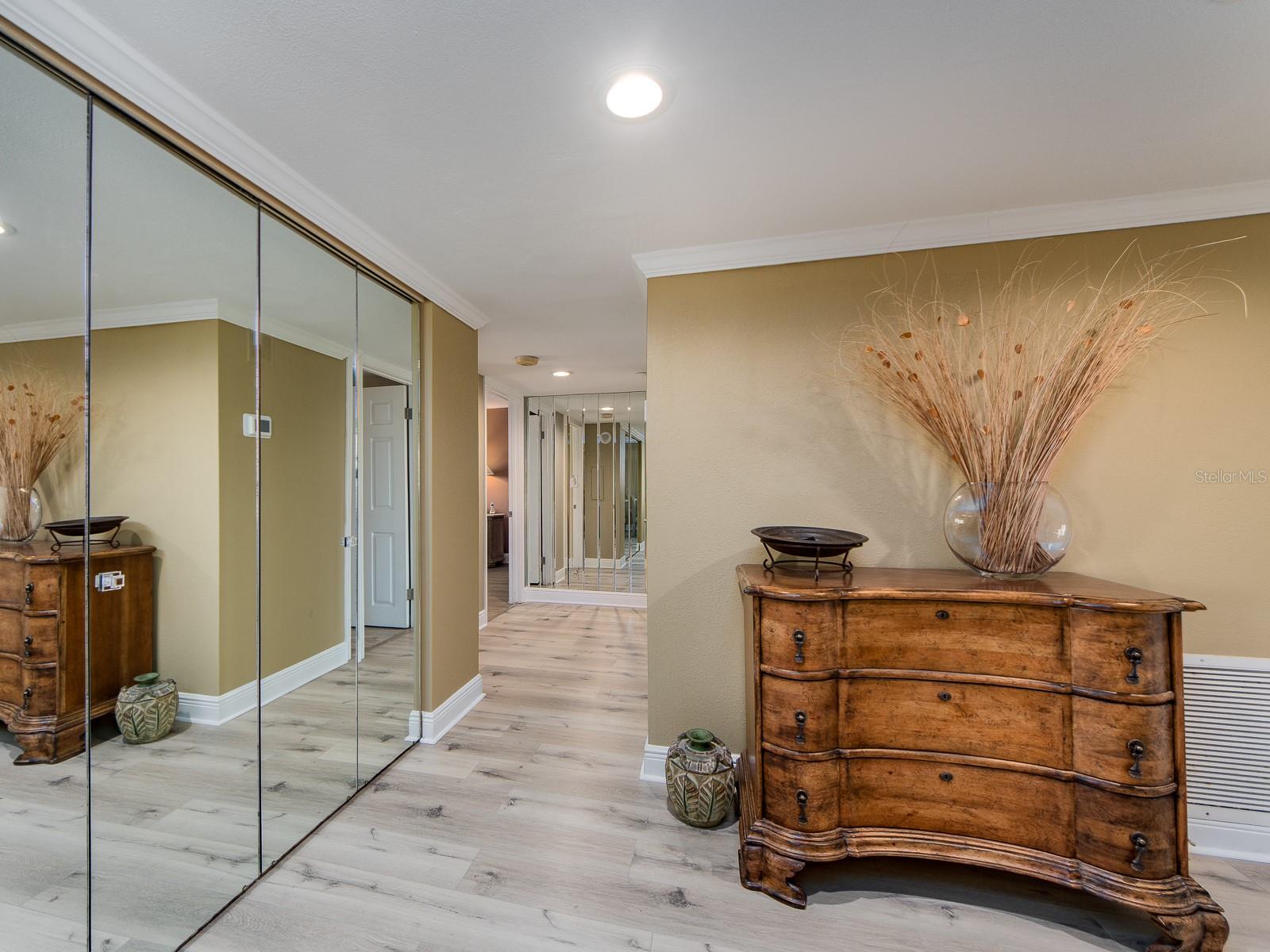 Image 17 of 40 For 1480 Gulf Boulevard 610