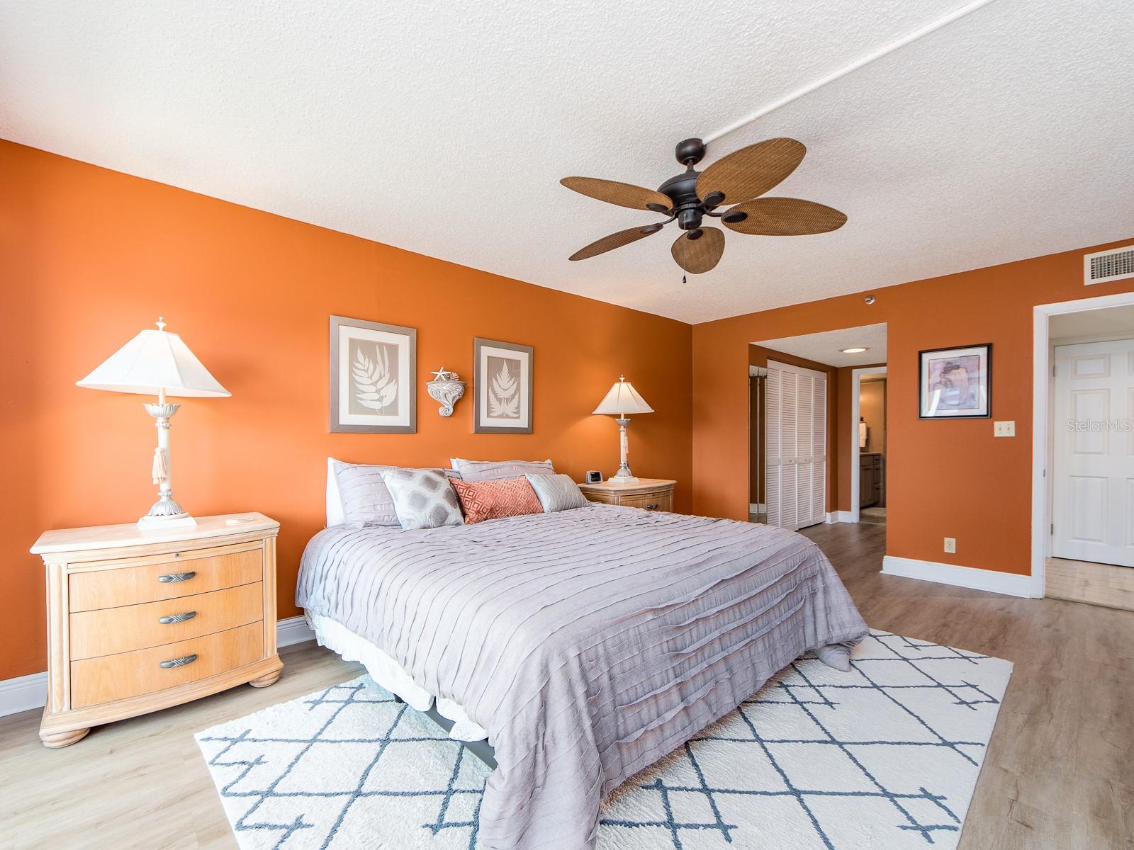 Image 19 of 40 For 1480 Gulf Boulevard 610