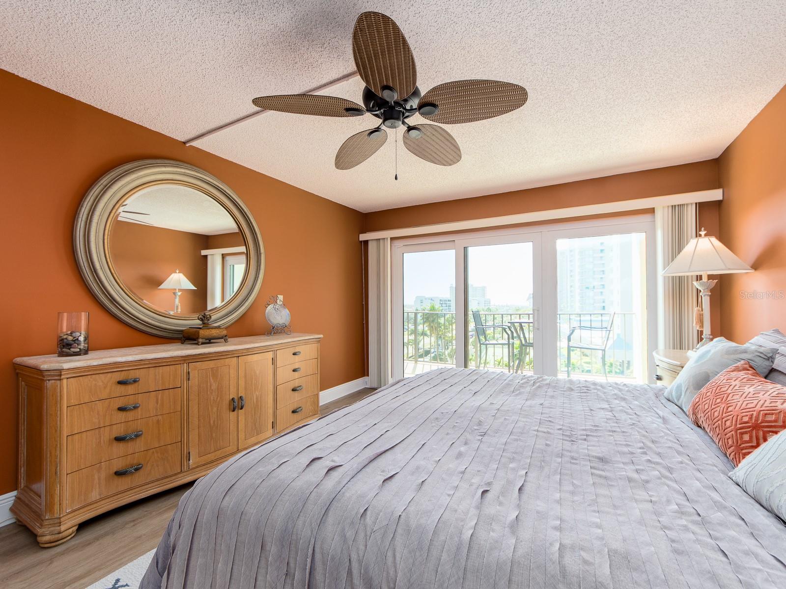 Image 20 of 40 For 1480 Gulf Boulevard 610