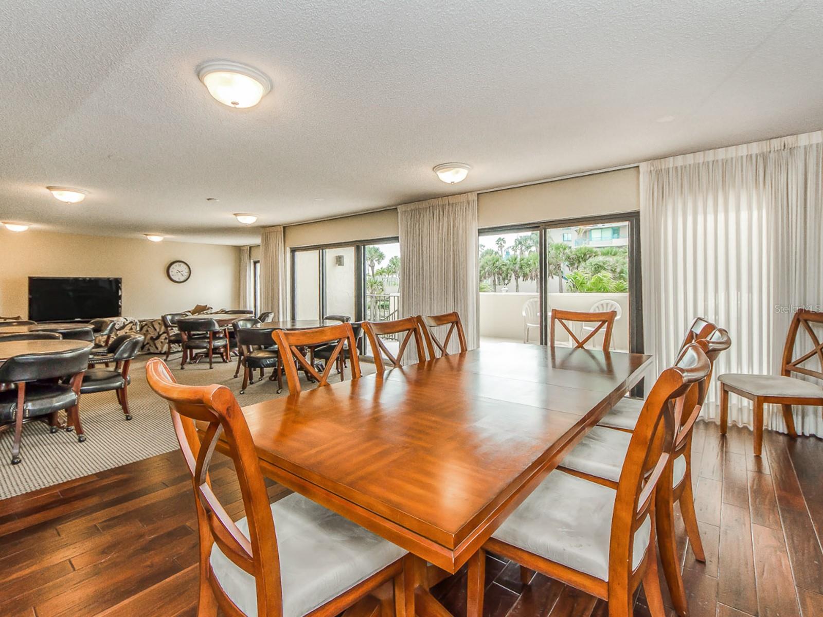 Image 34 of 40 For 1480 Gulf Boulevard 610