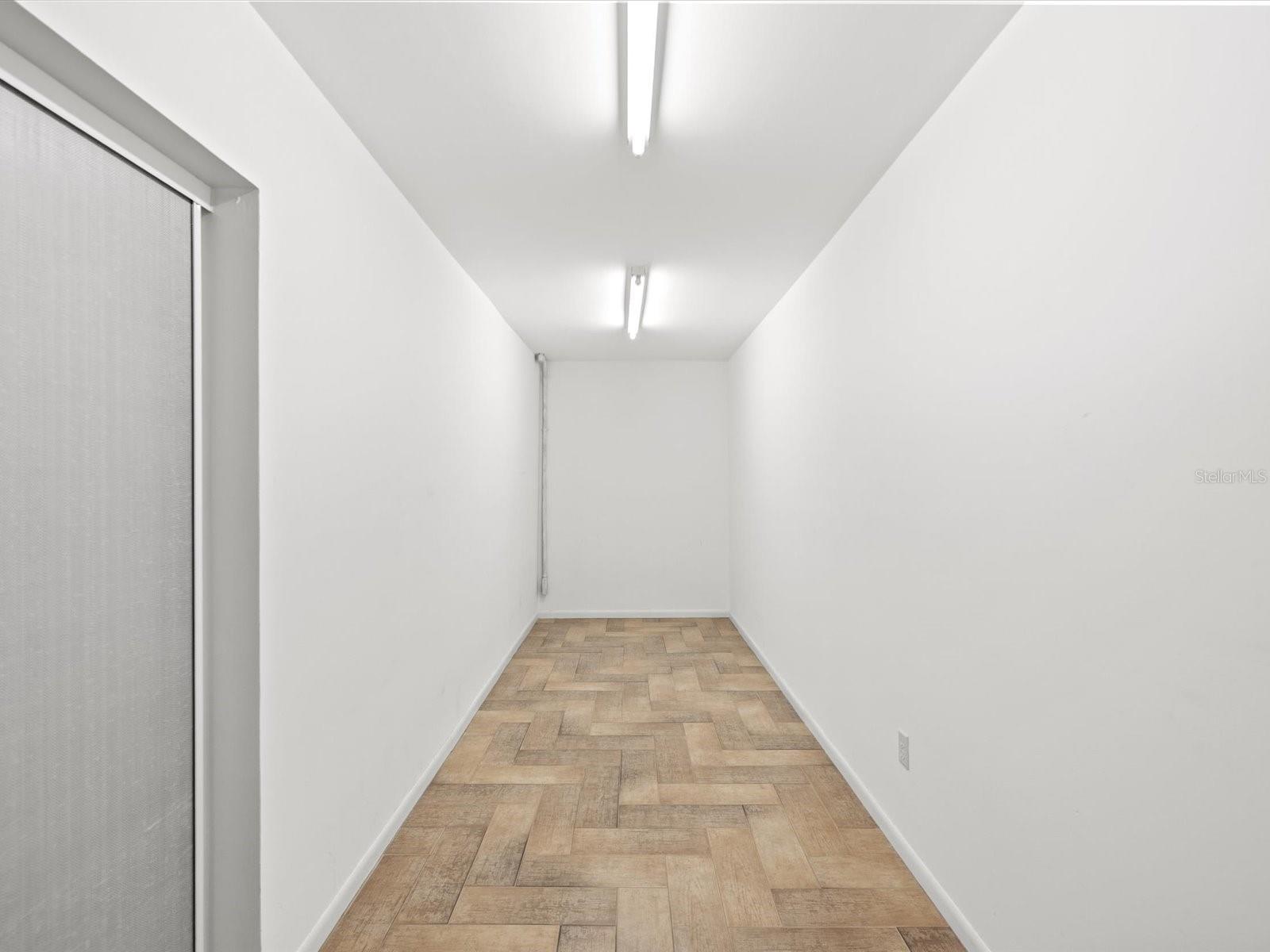 Image 14 of 53 For 450 Palm Island Ne