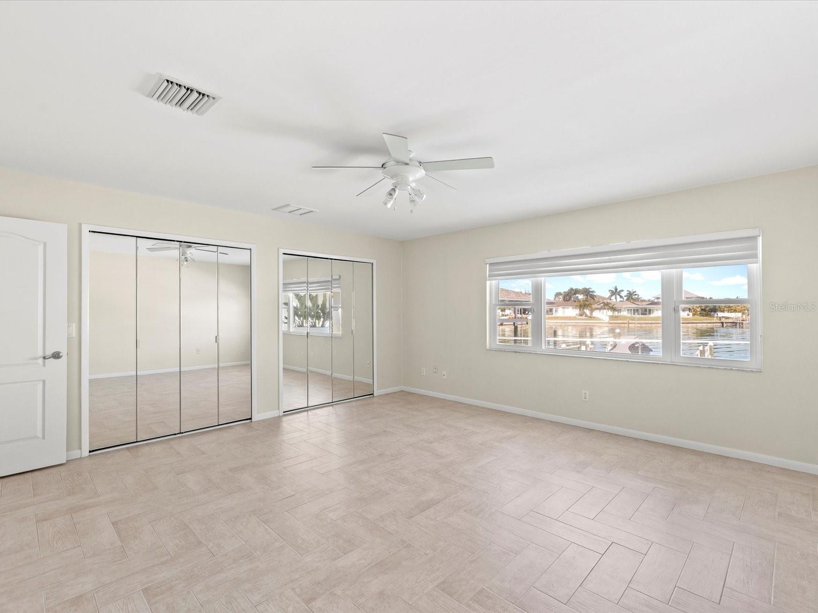 Image 19 of 53 For 450 Palm Island Ne