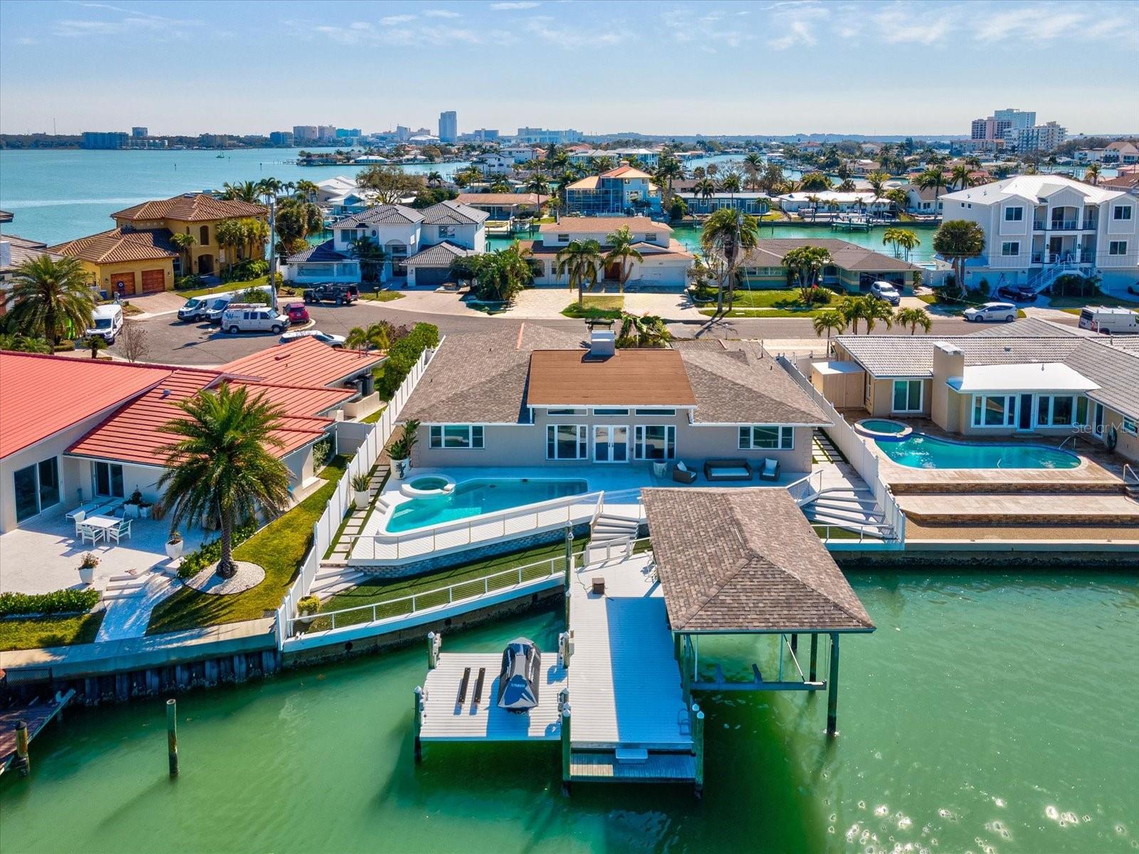 Image 2 of 53 For 450 Palm Island Ne