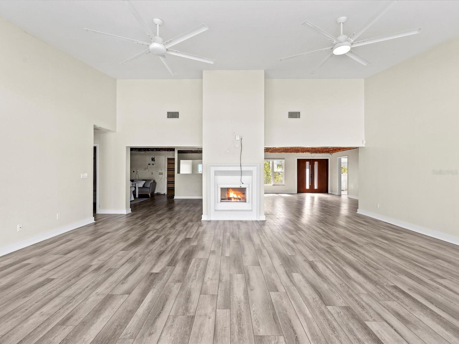 Image 6 of 53 For 450 Palm Island Ne