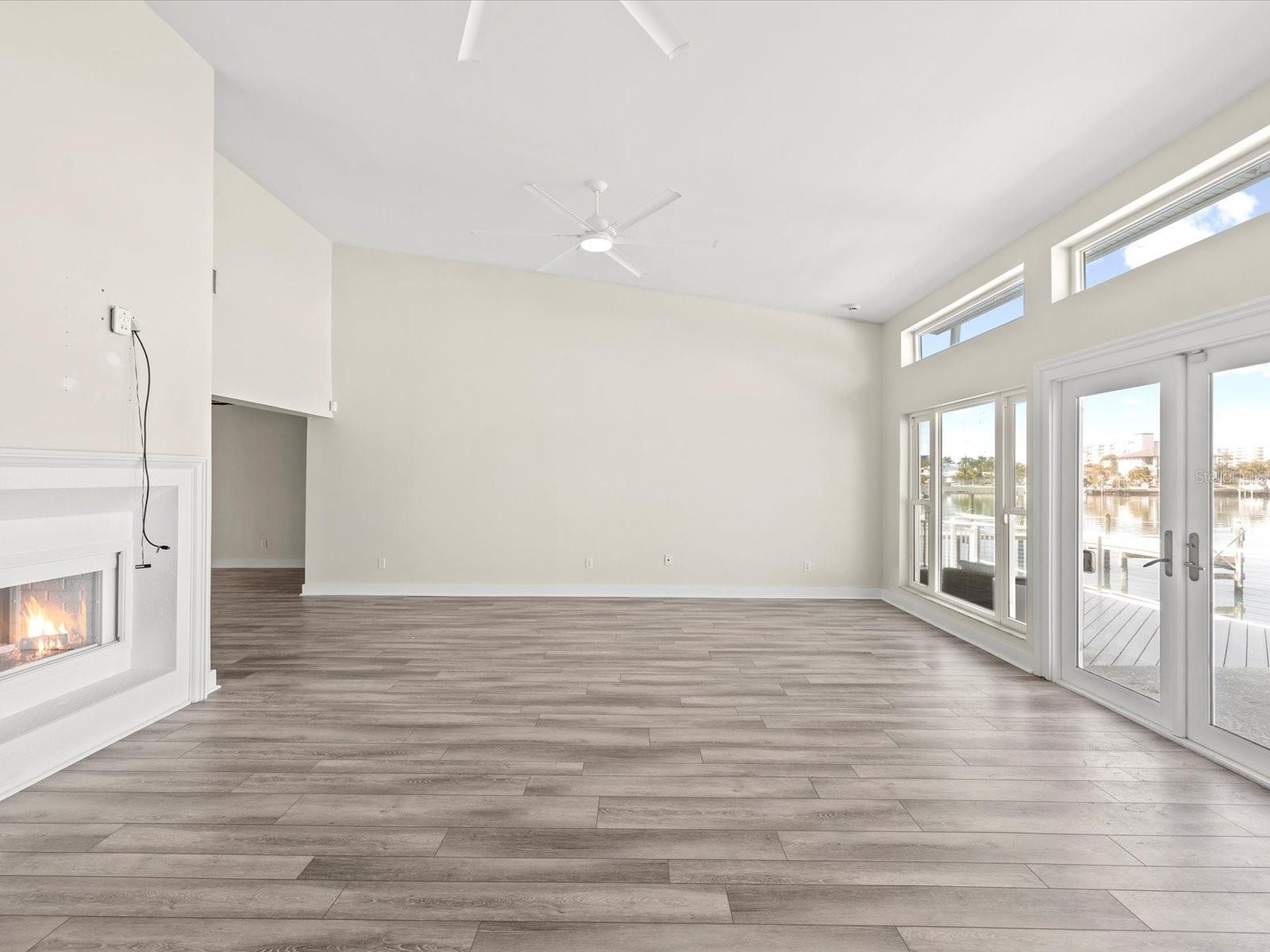 Image 7 of 53 For 450 Palm Island Ne