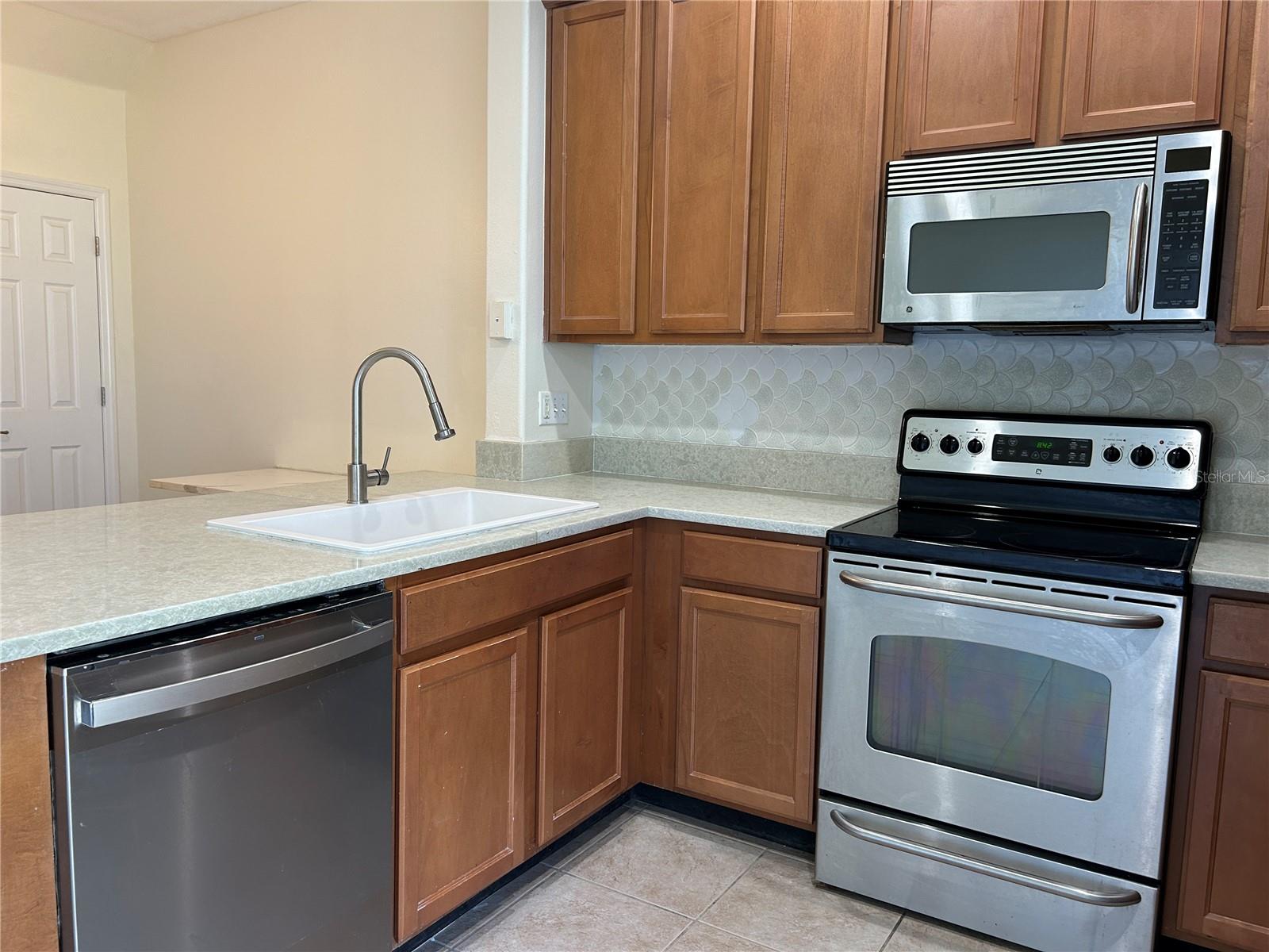 Image 6 of 16 For 6706 47th Street N