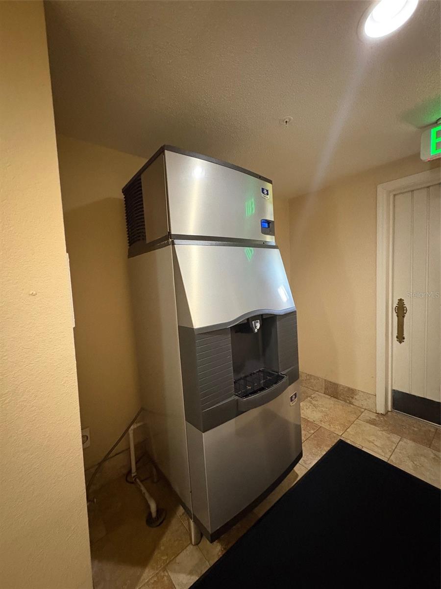 Image 32 of 34 For 36750 Us Hwy 19 N 2-111