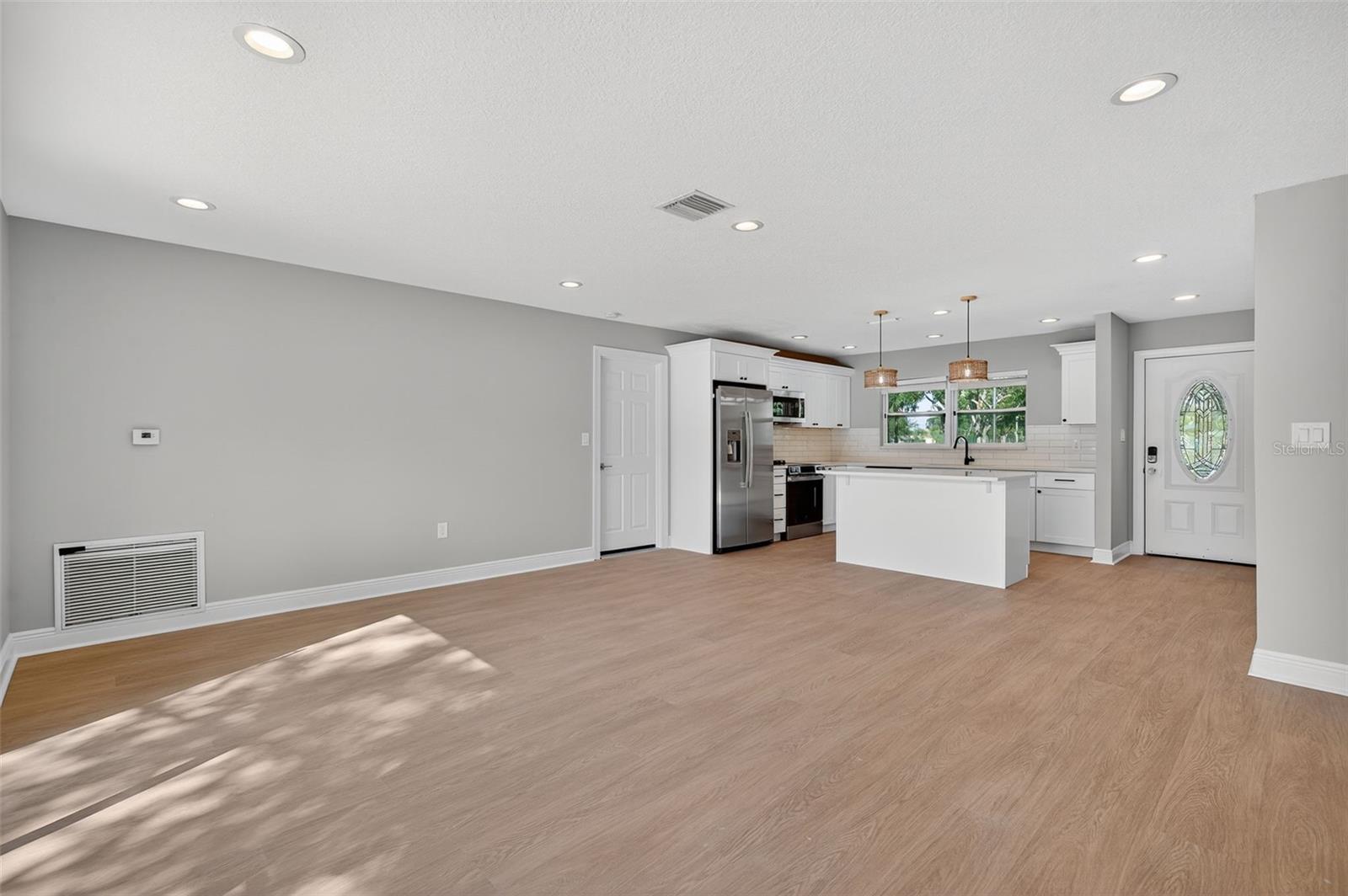 Image 14 of 67 For 8110 Macoma Drive Ne