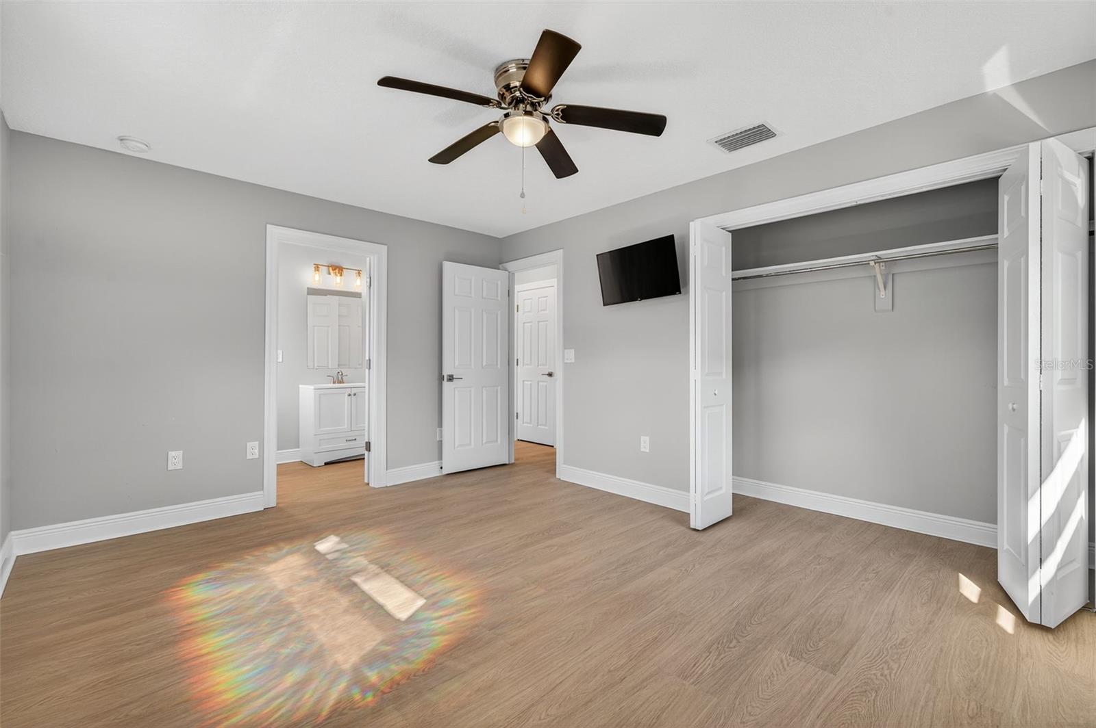 Image 18 of 67 For 8110 Macoma Drive Ne