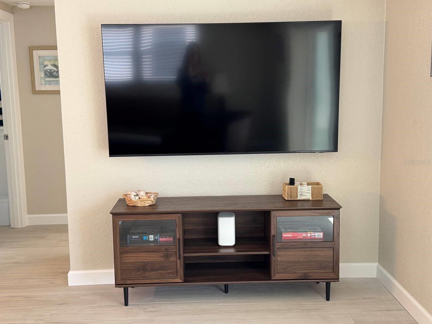 Image 5 of 9 For 6154 Midnight Pass Road C15