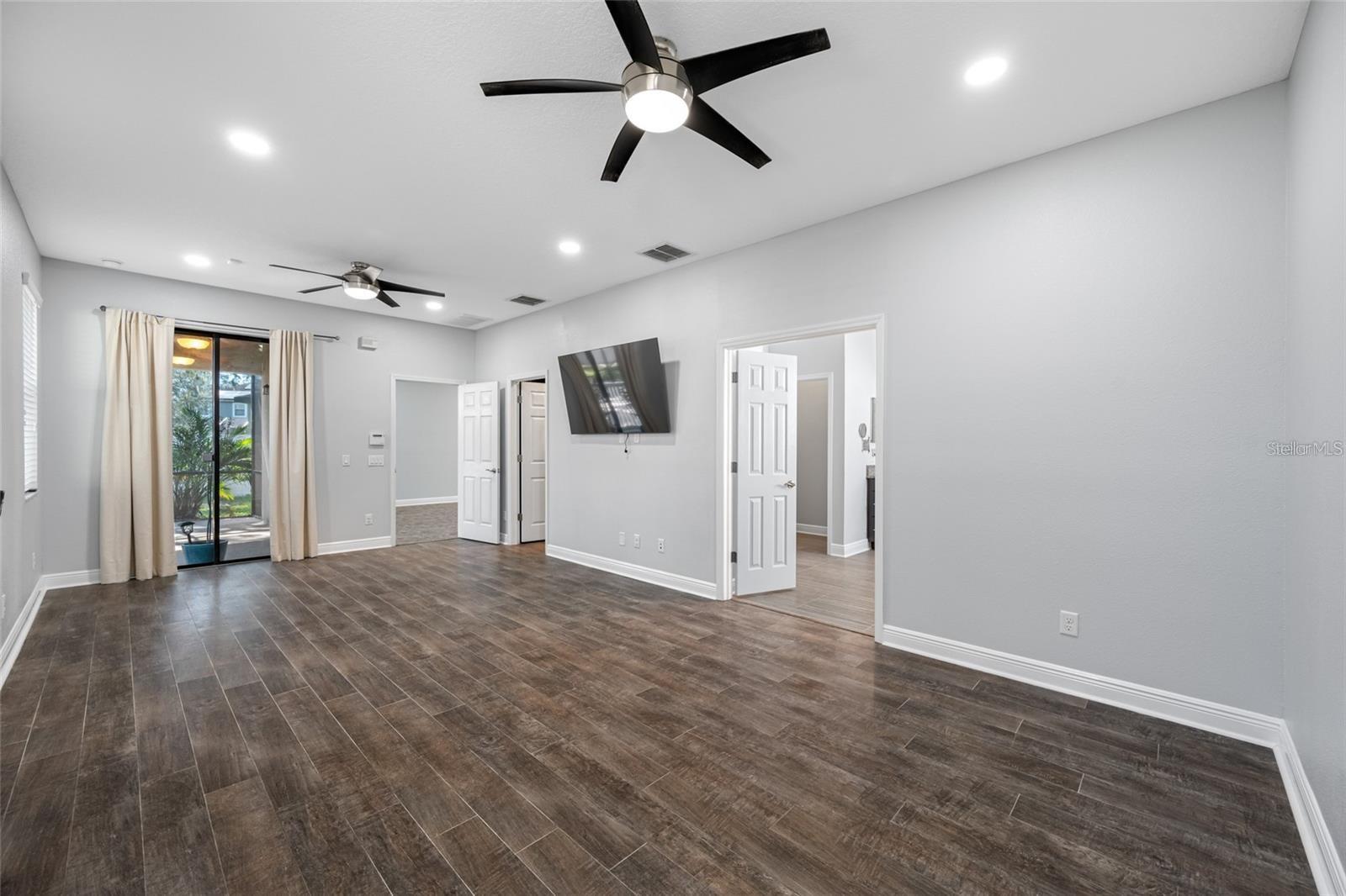 Image 20 of 36 For 11652 Palmetto Pine Street