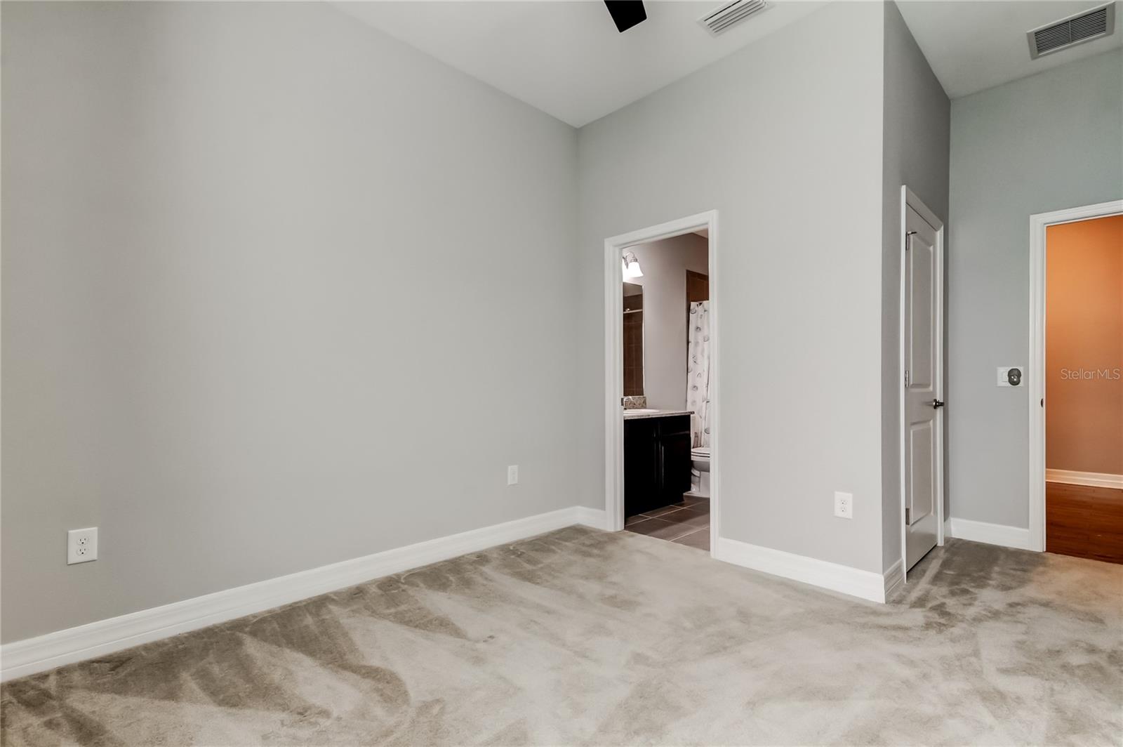 Listing photo id 6 for 33423 Azalea Ridge Drive