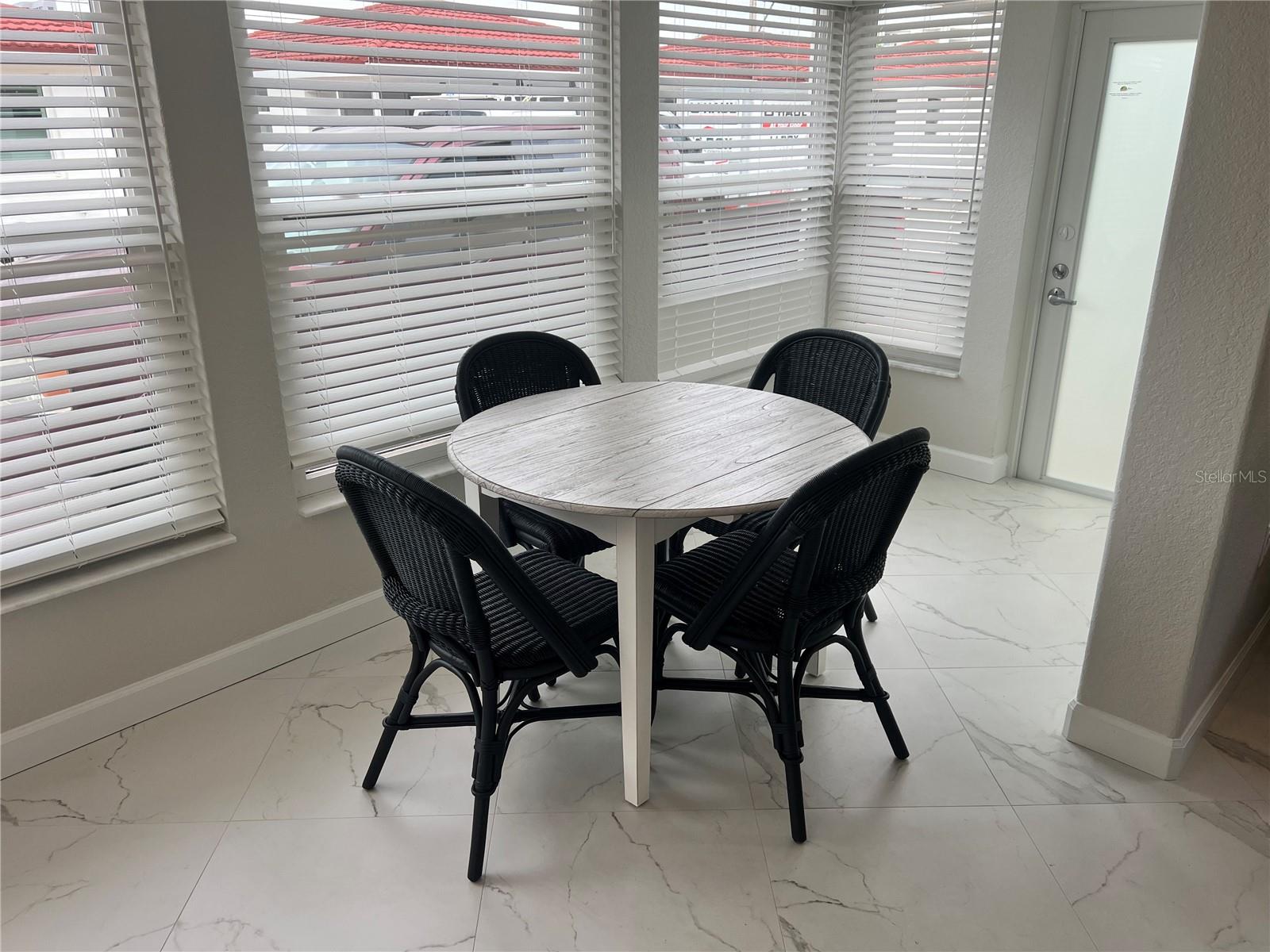 Image 4 of 15 For 6154 Midnight Pass Road B14