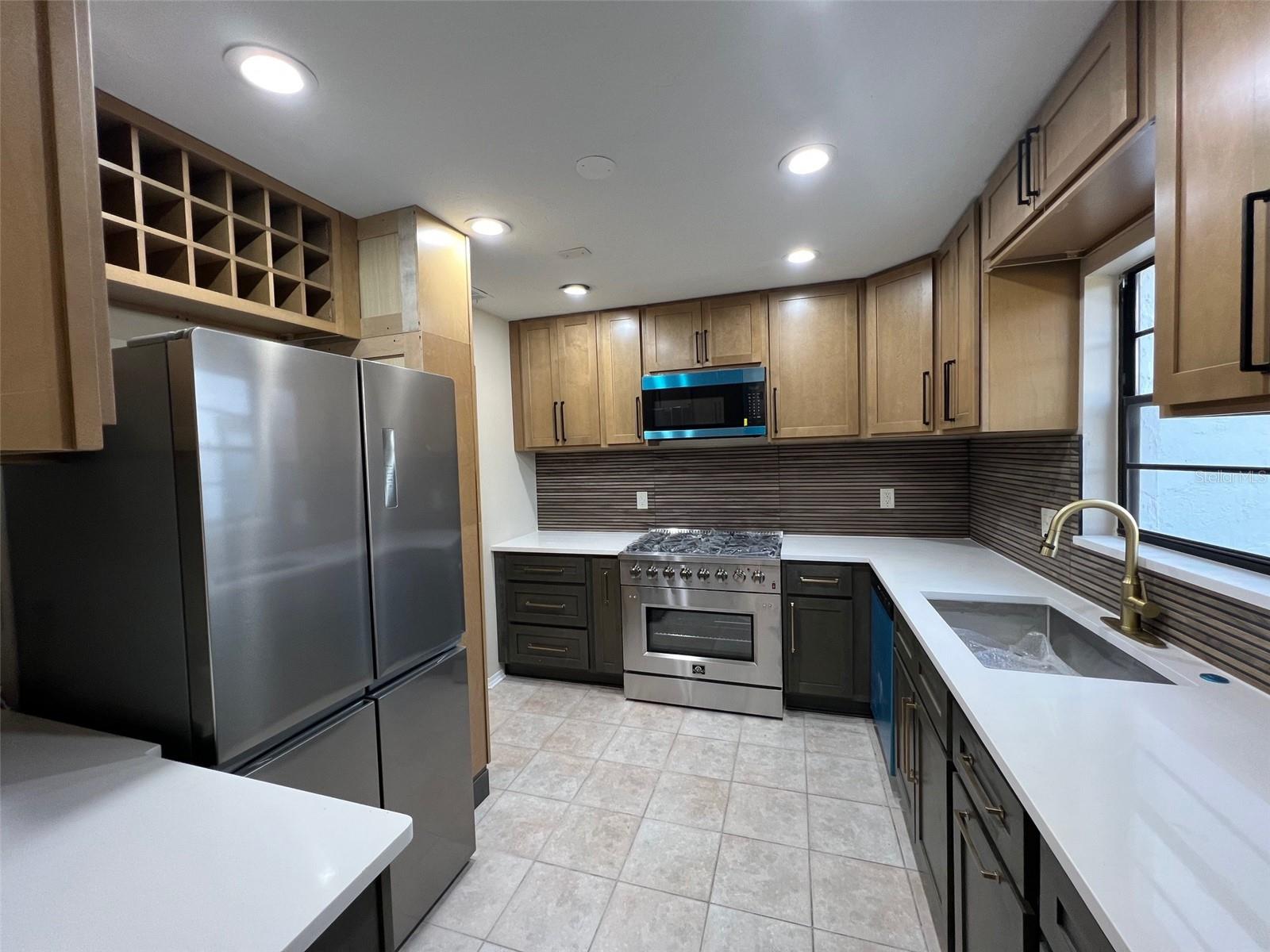 Image 13 of 32 For 5970 80th Street N 101