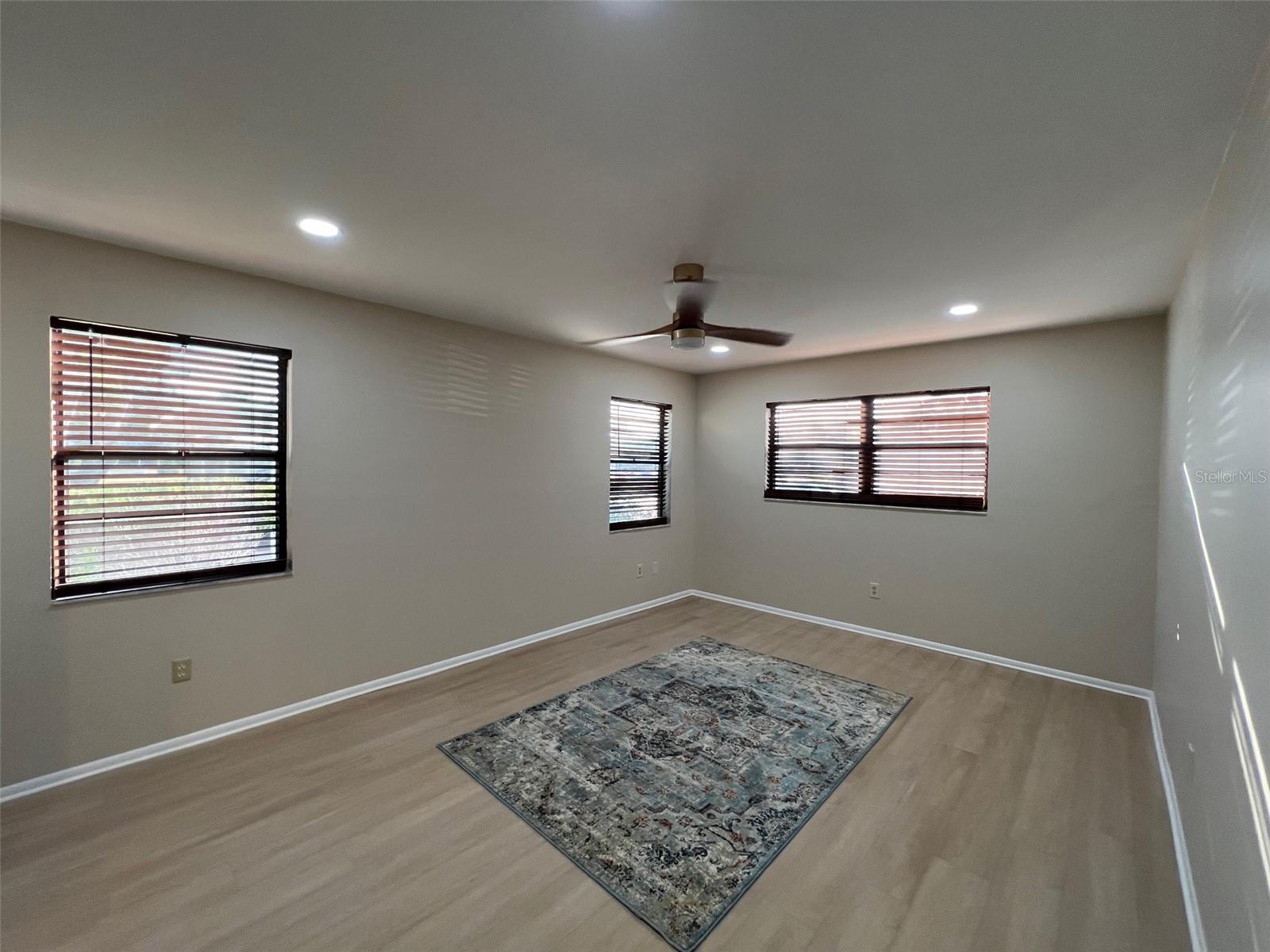 Image 20 of 32 For 5970 80th Street N 101