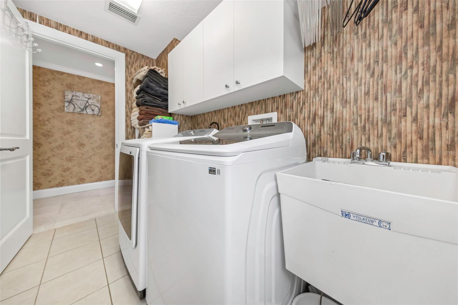 Image 14 of 60 For 12200 1st Street W 202