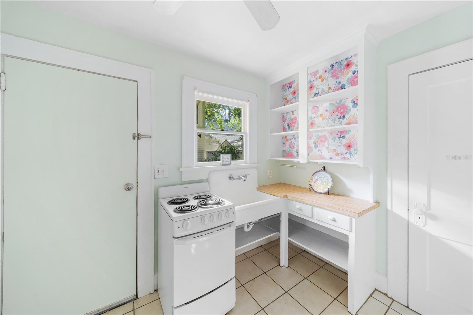 Image 10 of 13 For 708 Grove Street N