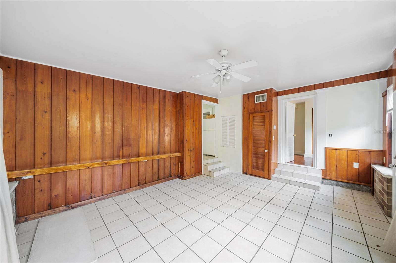 Image 5 of 13 For 708 Grove Street N