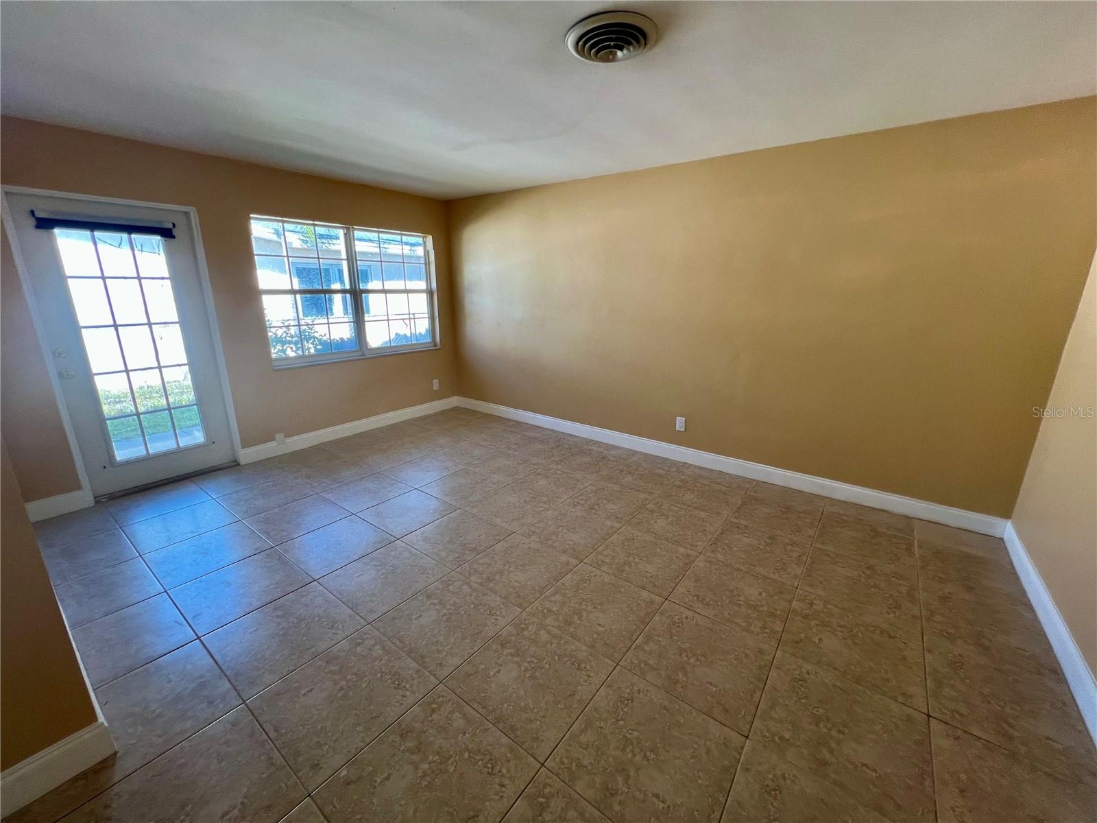 Image 25 of 46 For 11315 3rd Street E