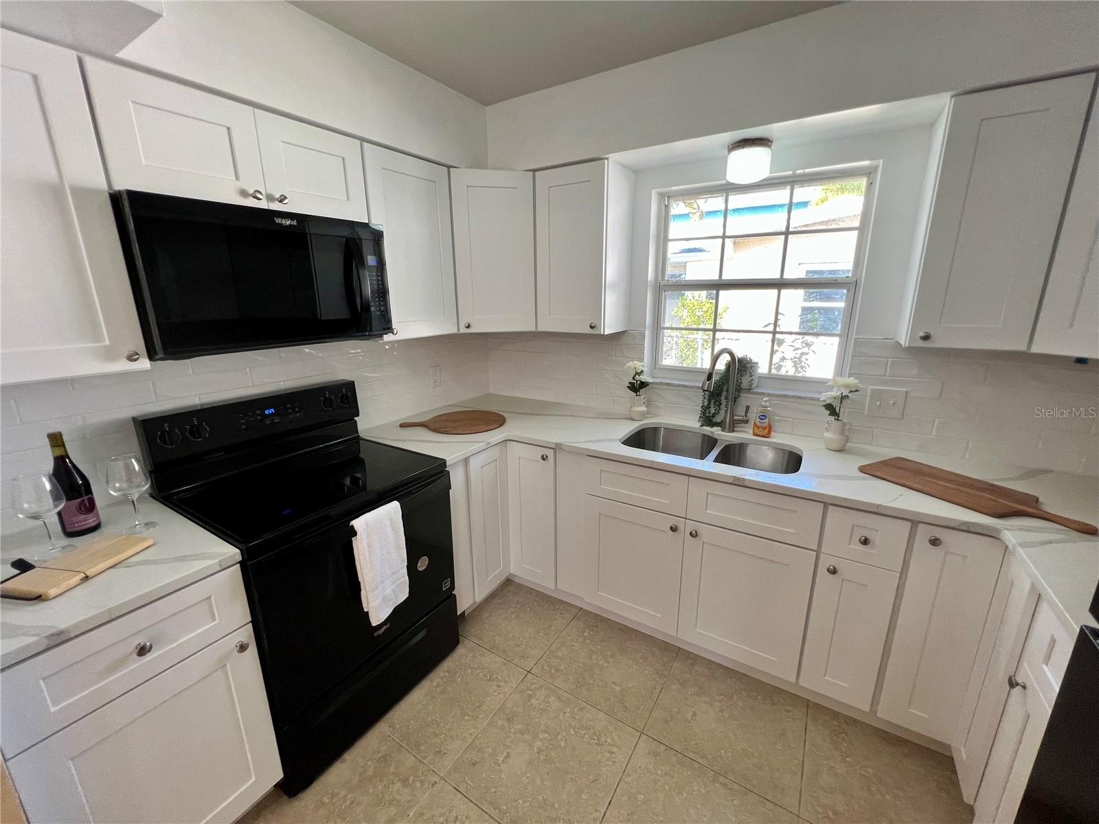 Image 6 of 46 For 11315 3rd Street E