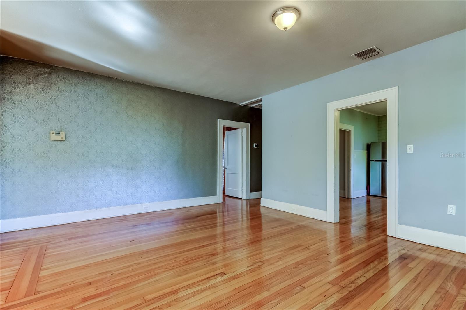 Image 15 of 47 For 1004 Crenshaw Street