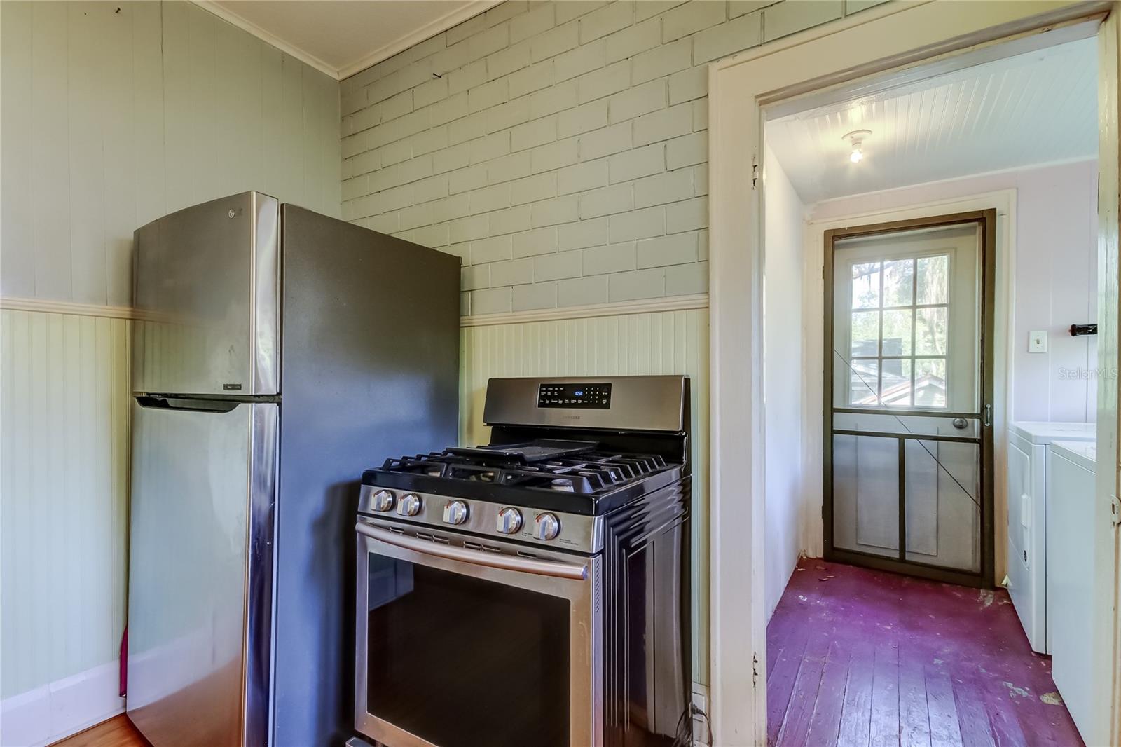 Image 19 of 47 For 1004 Crenshaw Street