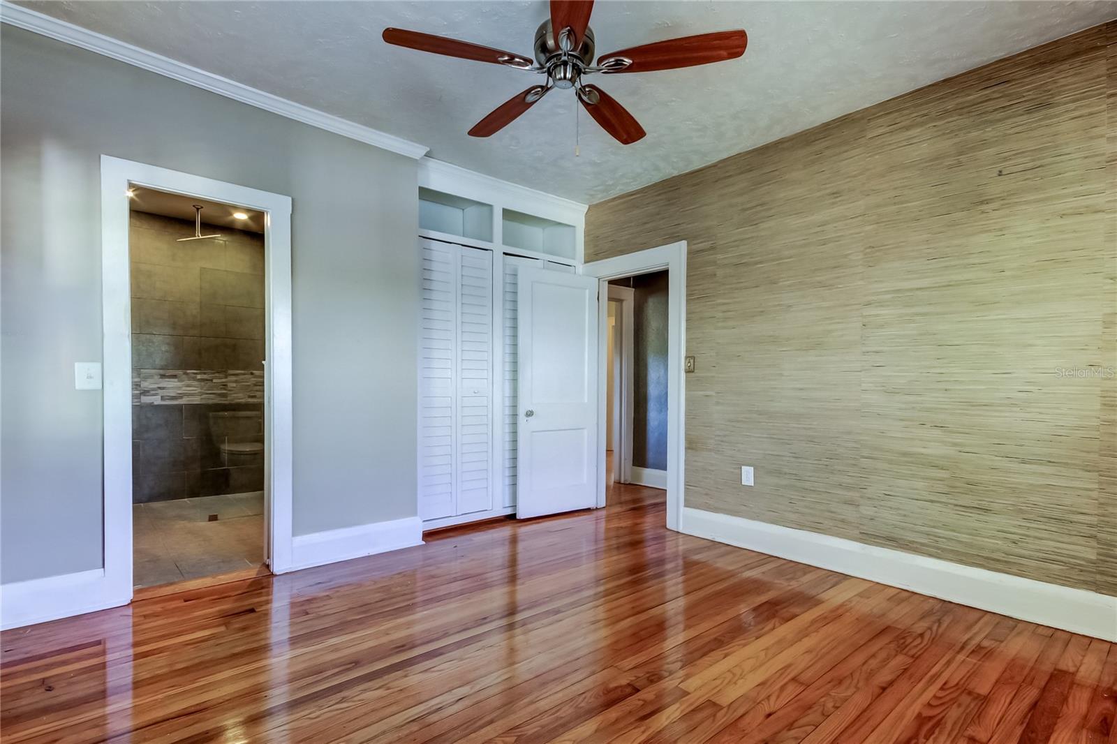 Image 27 of 47 For 1004 Crenshaw Street