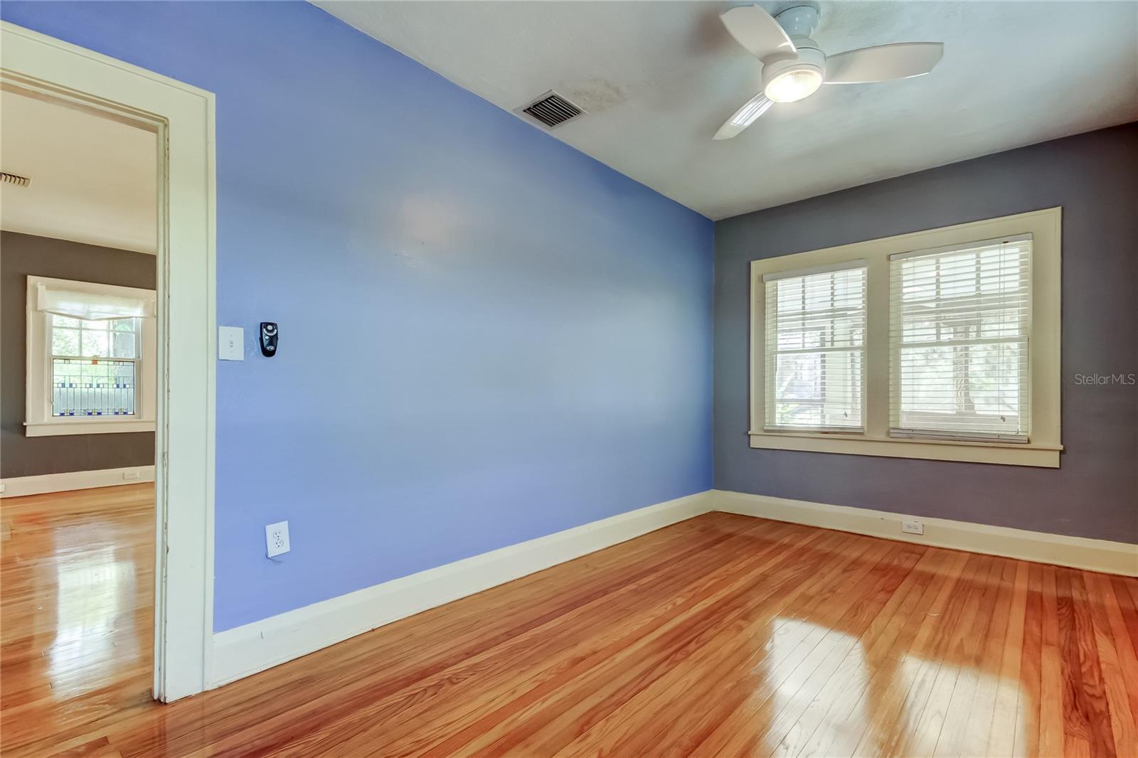 Image 33 of 47 For 1004 Crenshaw Street