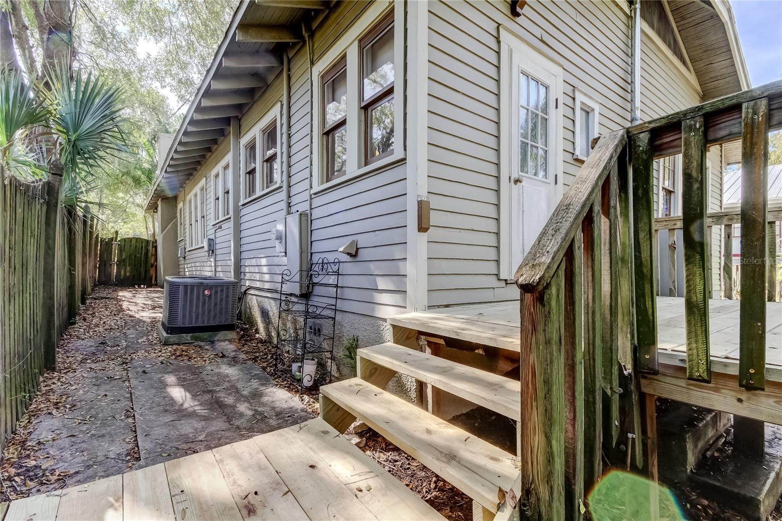 Image 39 of 47 For 1004 Crenshaw Street