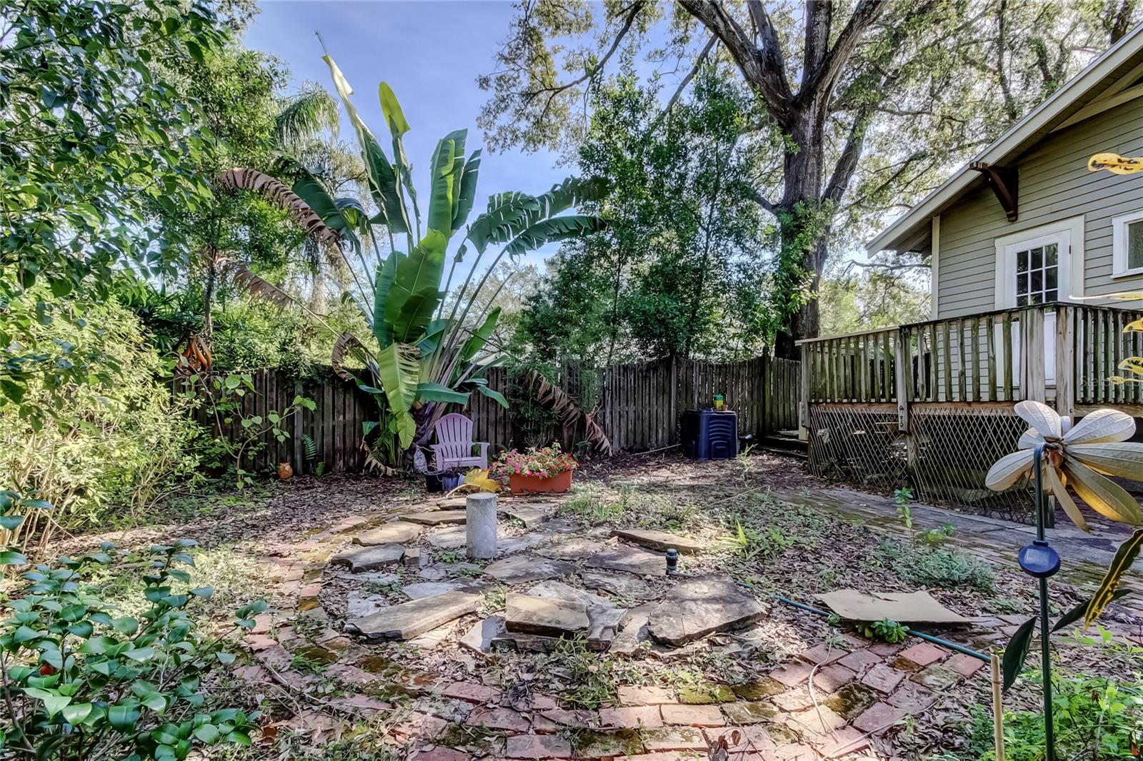 Image 42 of 47 For 1004 Crenshaw Street