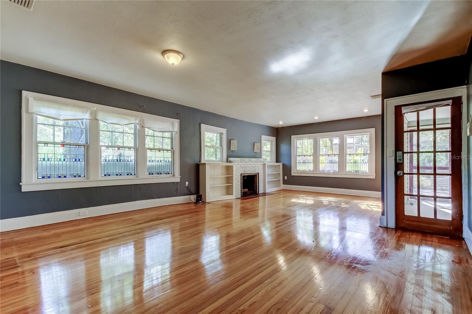 Image 9 of 47 For 1004 Crenshaw Street