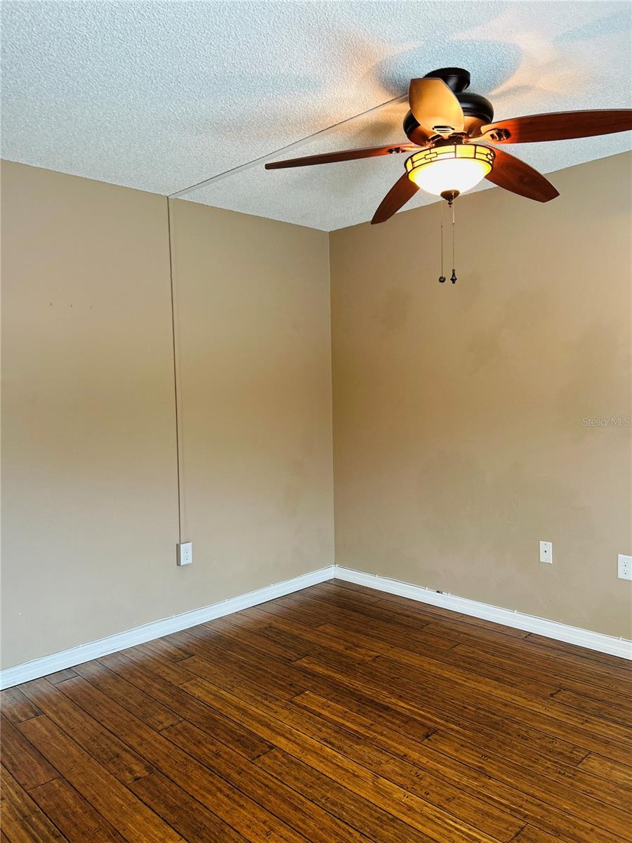 Image 20 of 31 For 2915 Pine Cone Circle