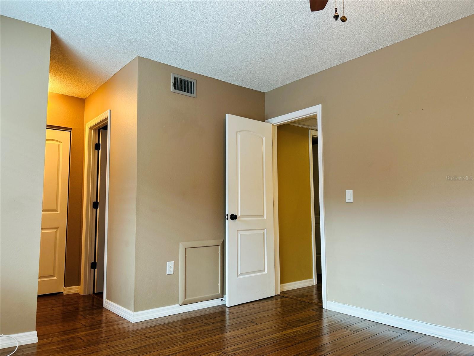 Image 21 of 31 For 2915 Pine Cone Circle