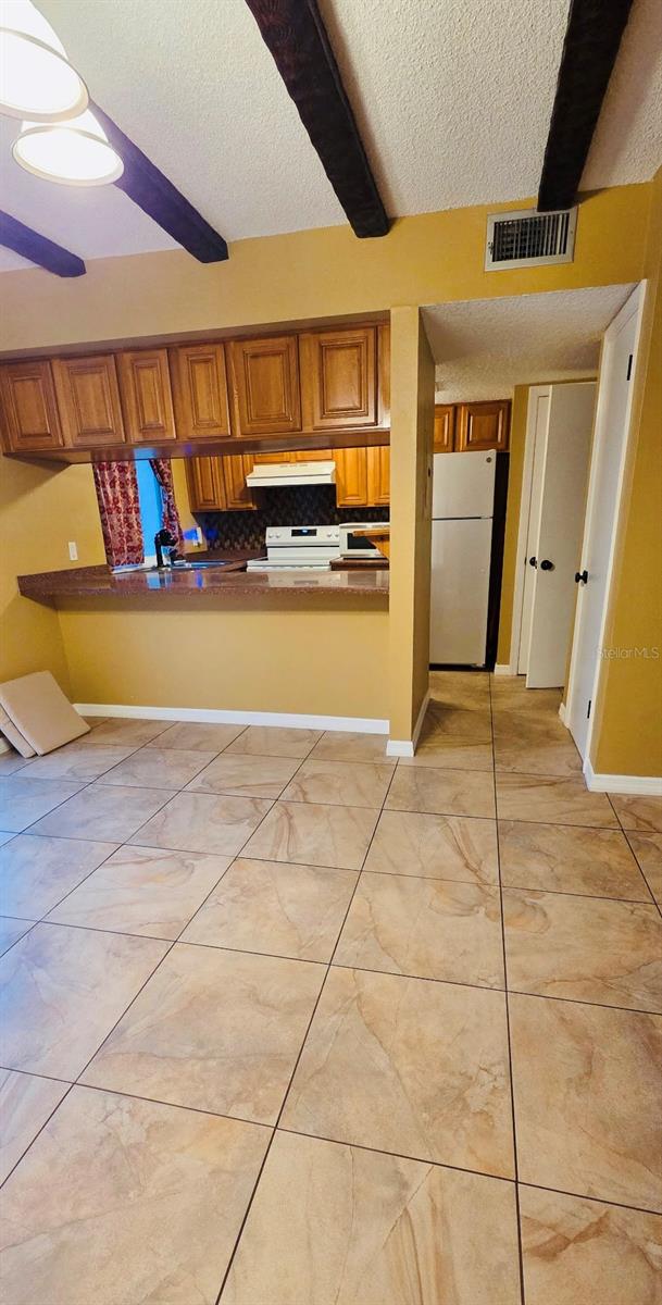 Image 6 of 31 For 2915 Pine Cone Circle