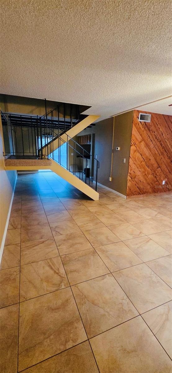 Image 9 of 31 For 2915 Pine Cone Circle