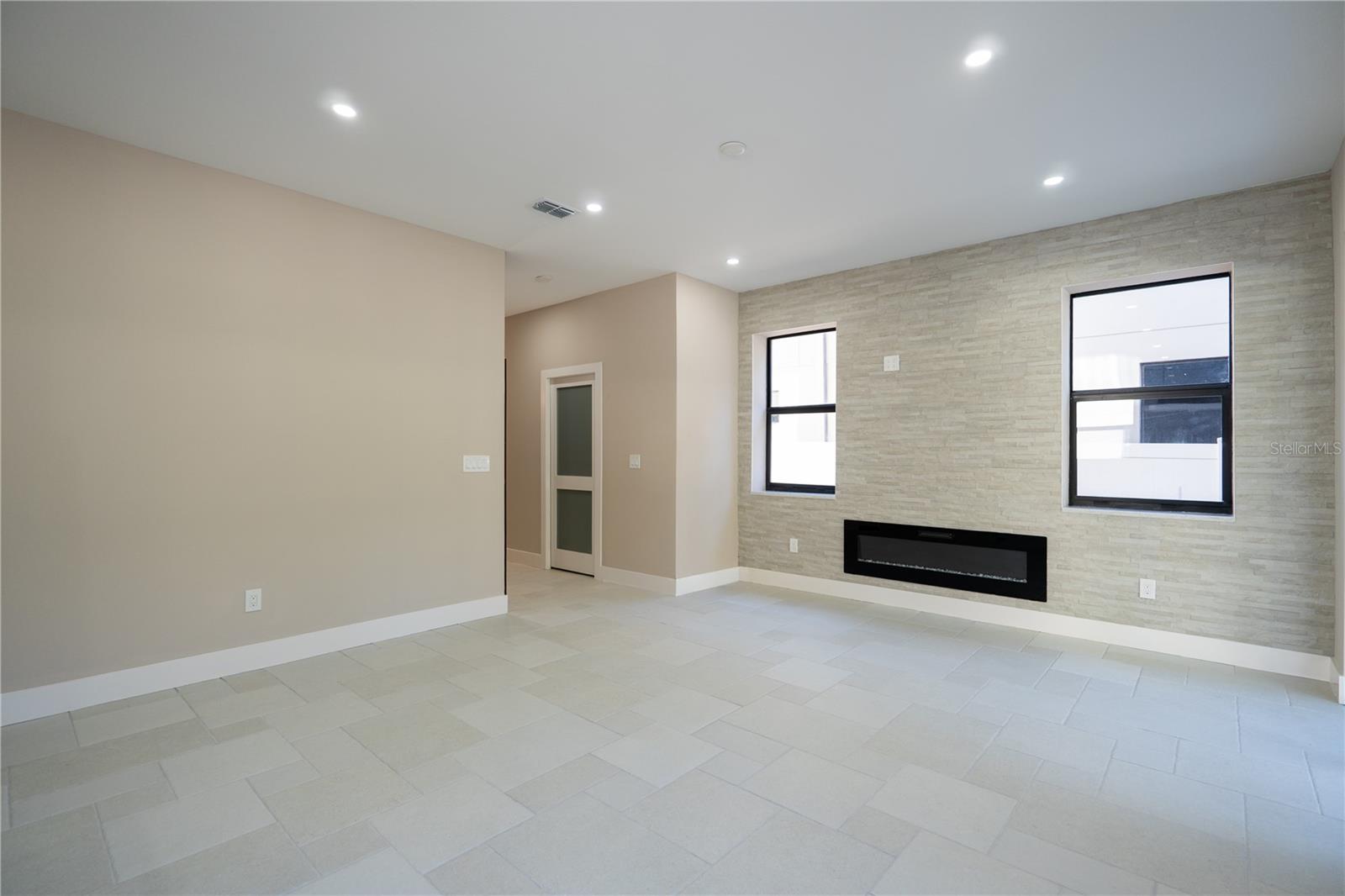 Image 18 of 57 For 7619 Amherst Street